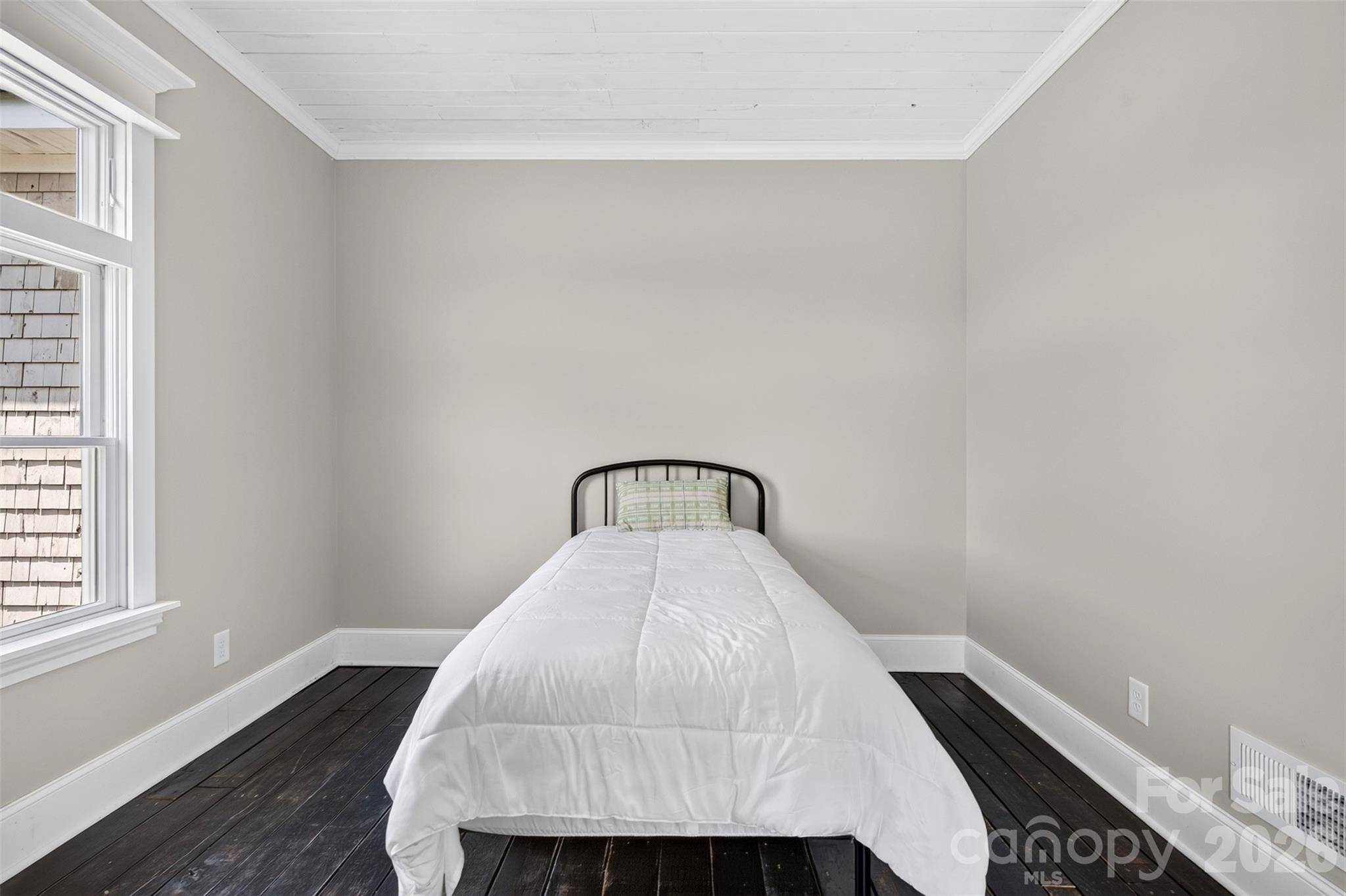 2428 Glade Road Property Photo 25