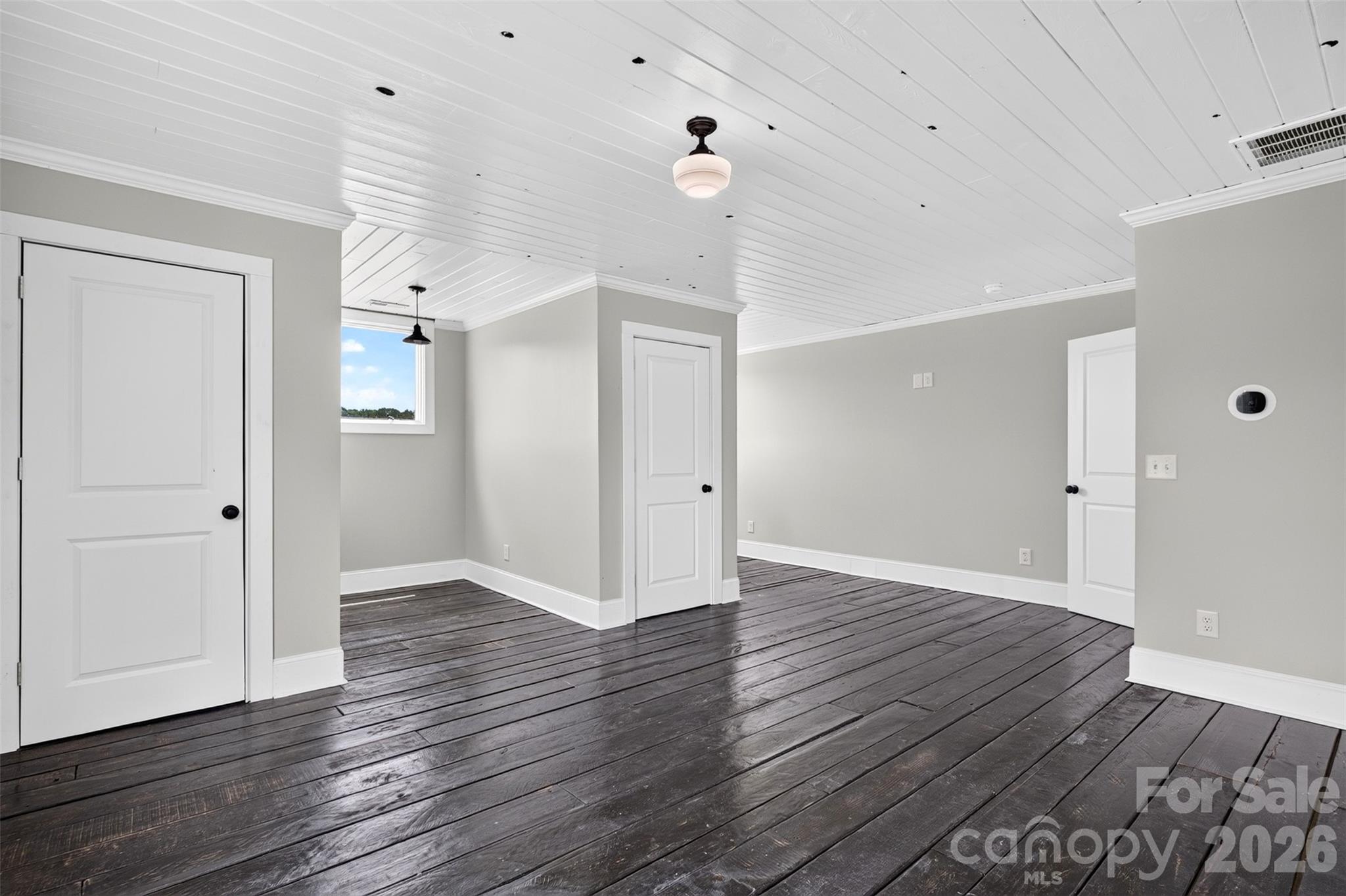 2428 Glade Road Property Photo 28