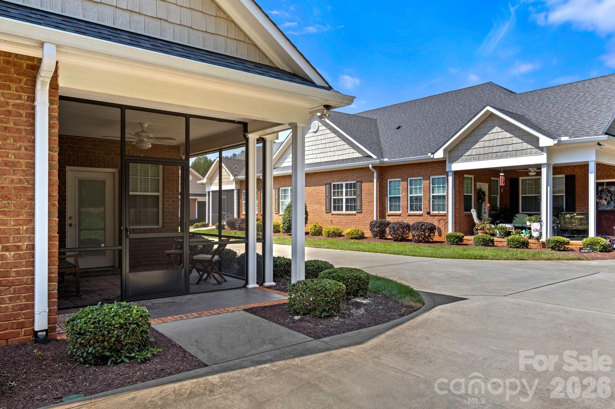 8276 Merchant Court Property Photo 2