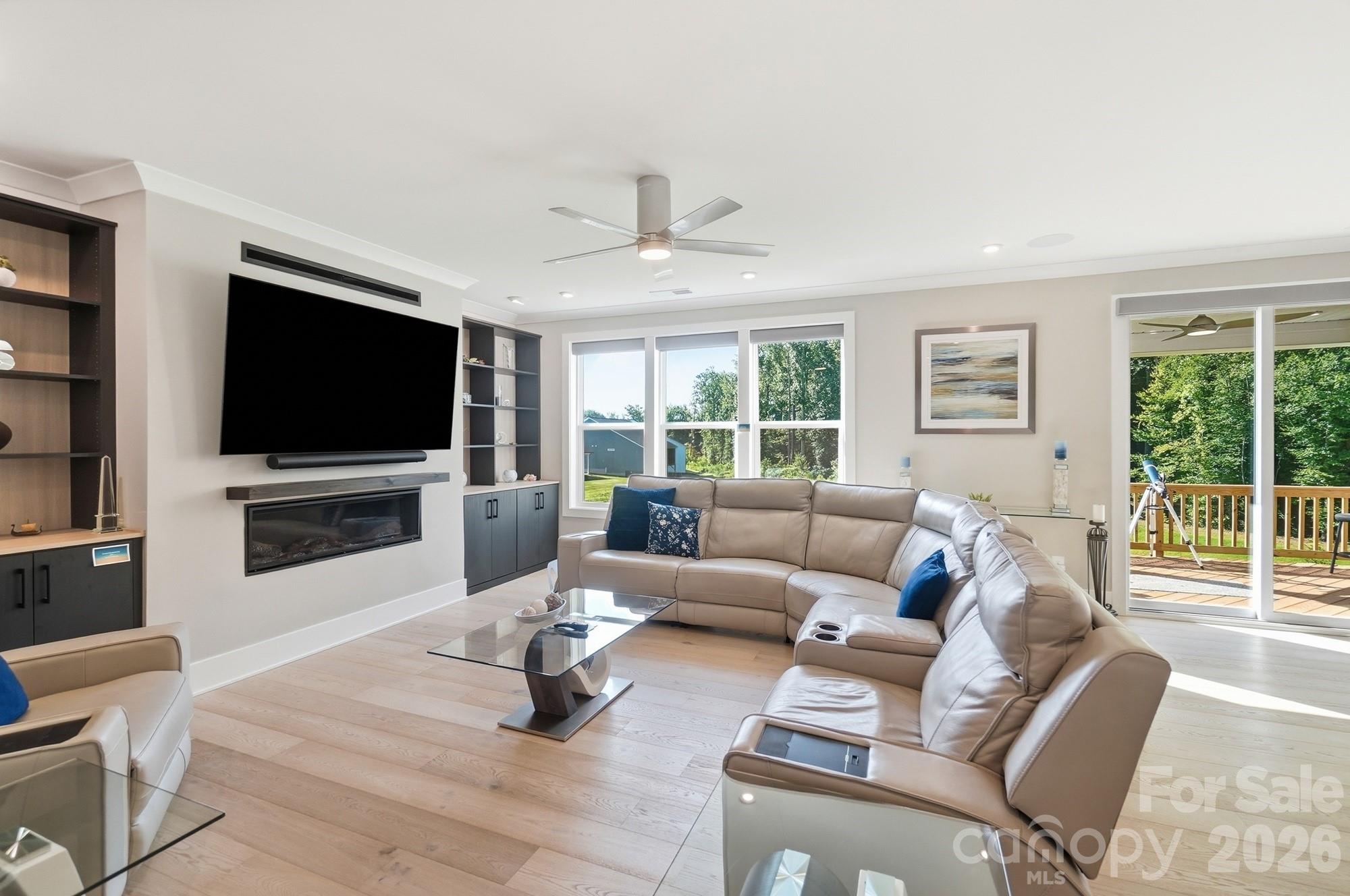 5225 Glenwalk Drive Property Photo 6