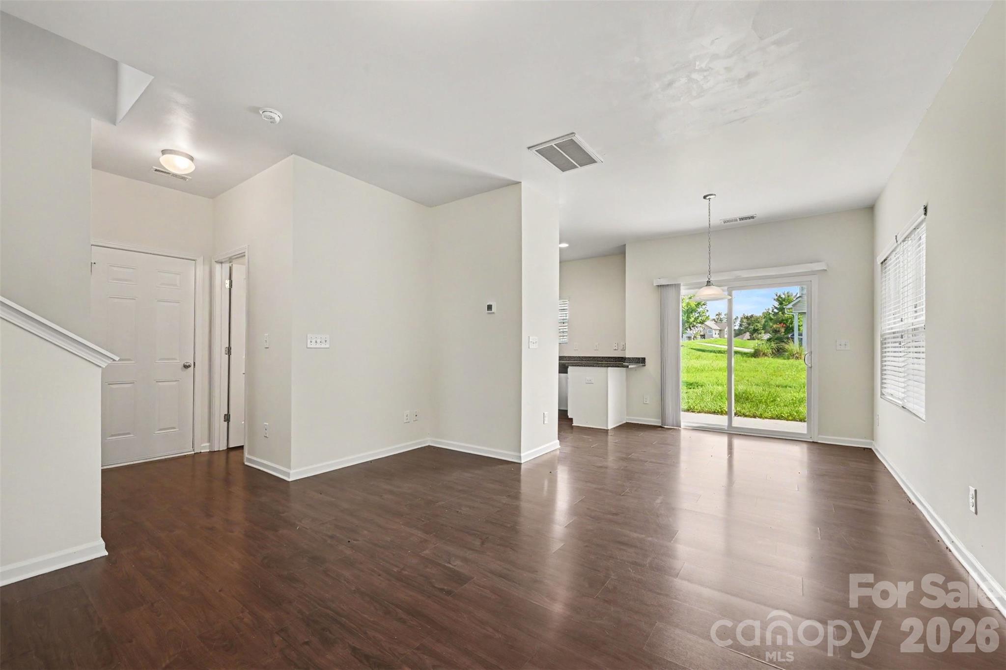 618 Oak Brook Drive Property Photo 2