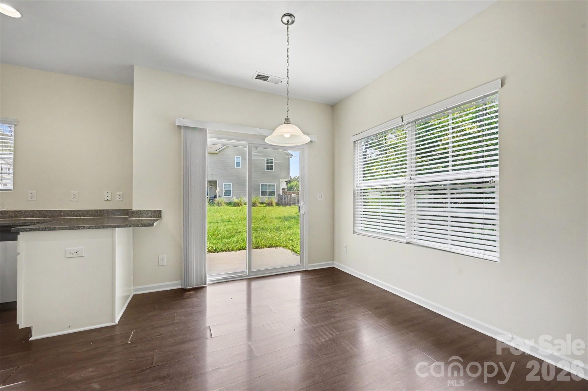 618 Oak Brook Drive Property Photo 3