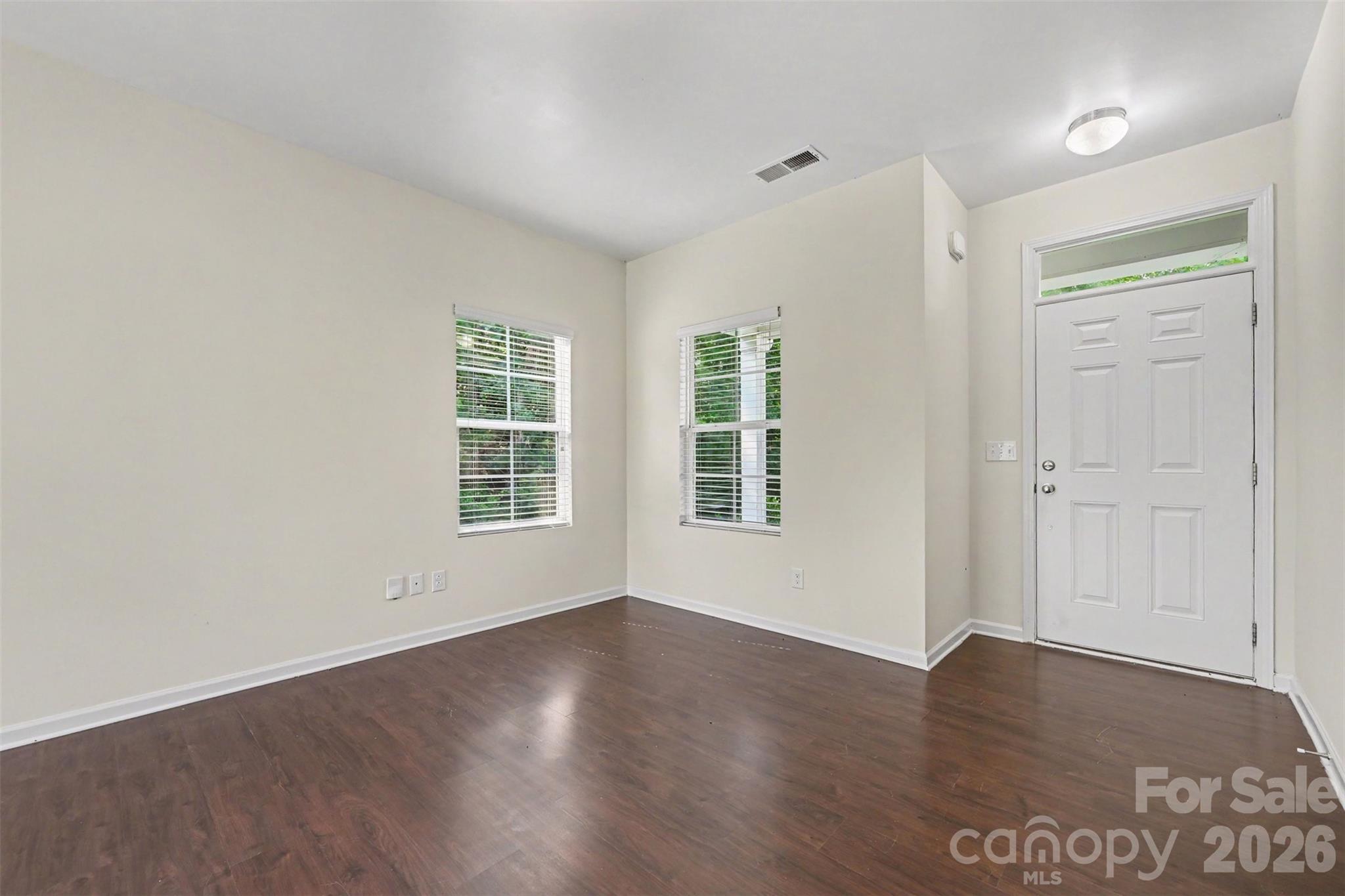618 Oak Brook Drive Property Photo 4