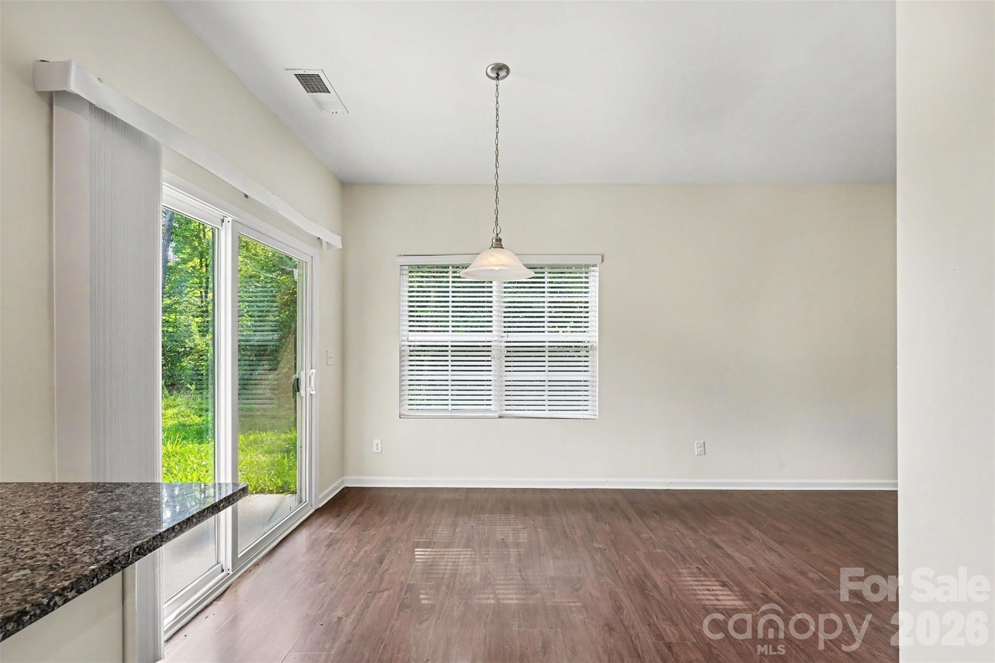 618 Oak Brook Drive Property Photo 5