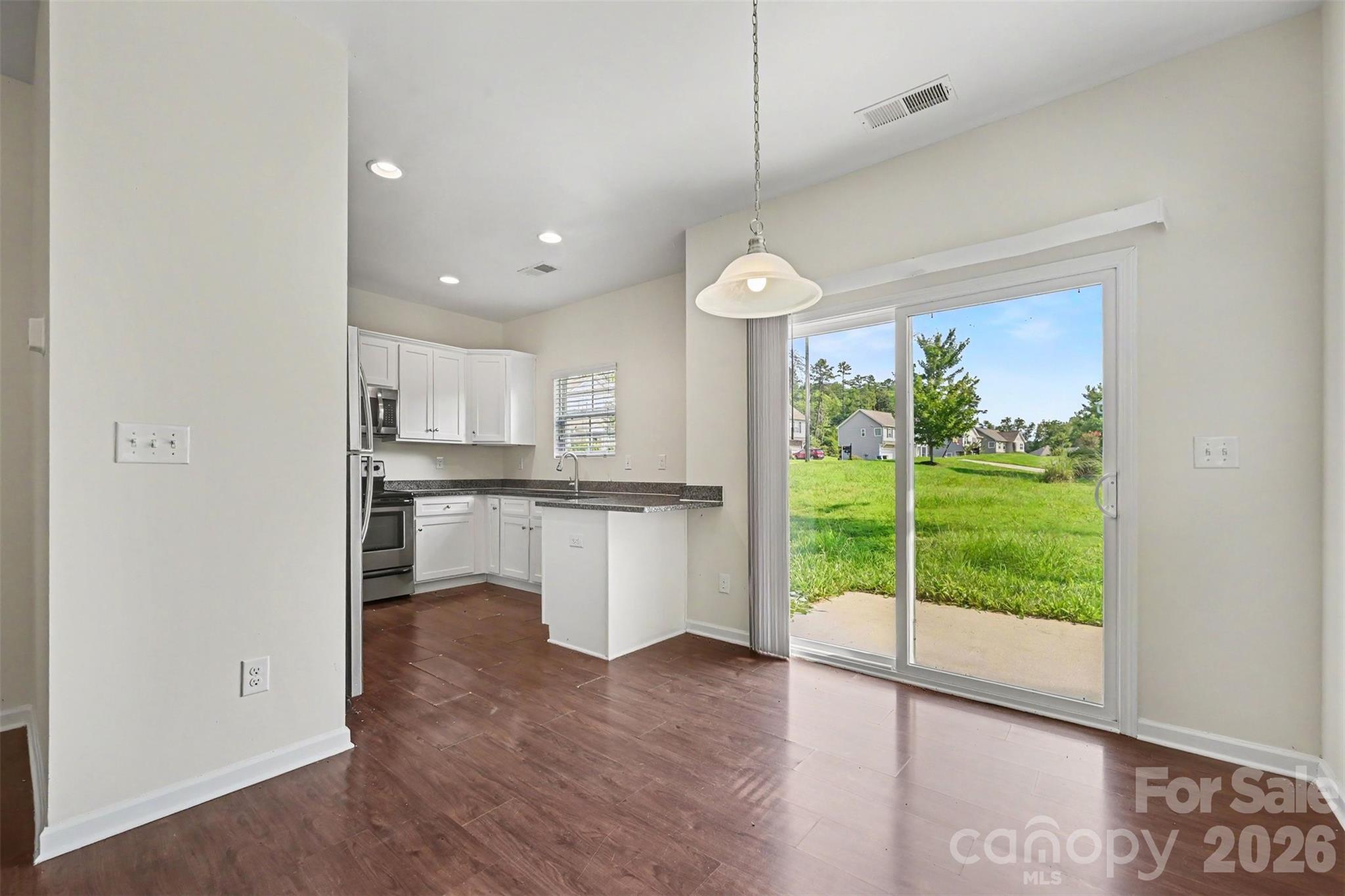 618 Oak Brook Drive Property Photo 6