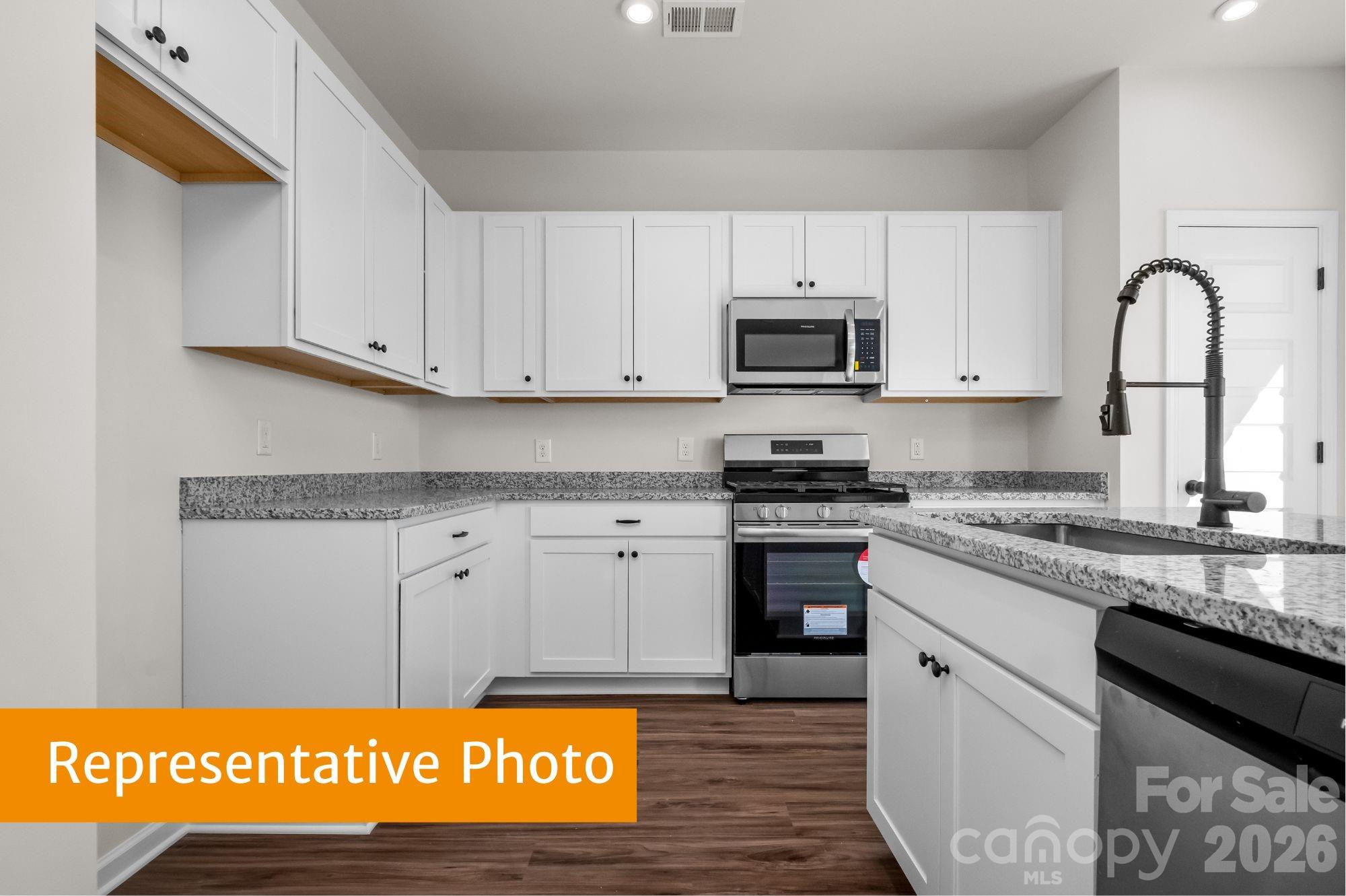 5587 Hagler Loop Property Photo 9