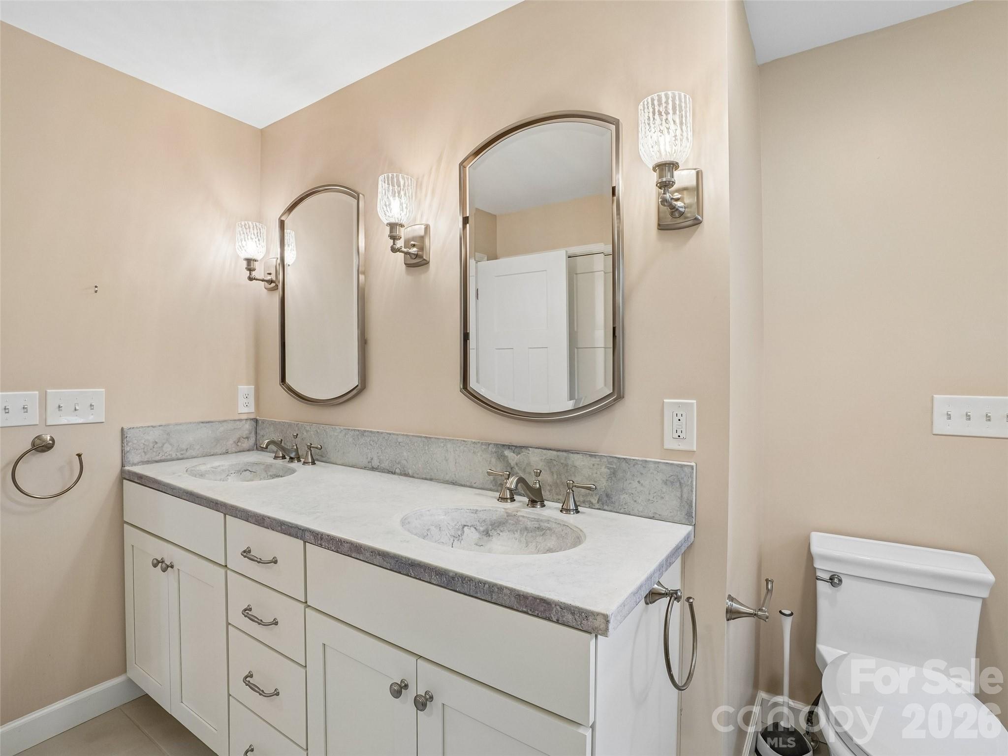 11 Ridgewood Avenue Property Photo 27