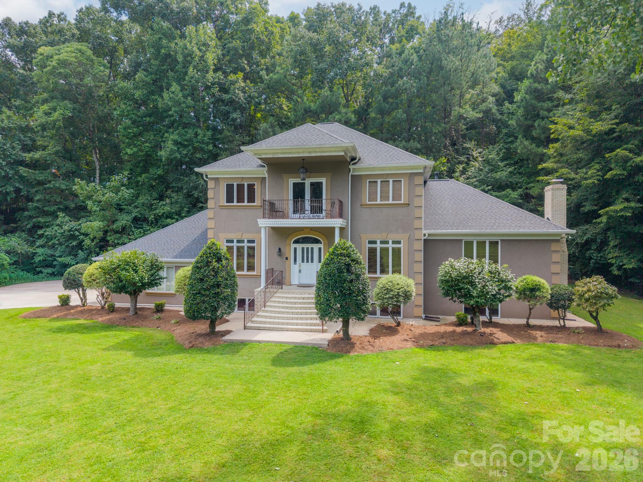 624 Springbrook Avenue Property Photo 3
