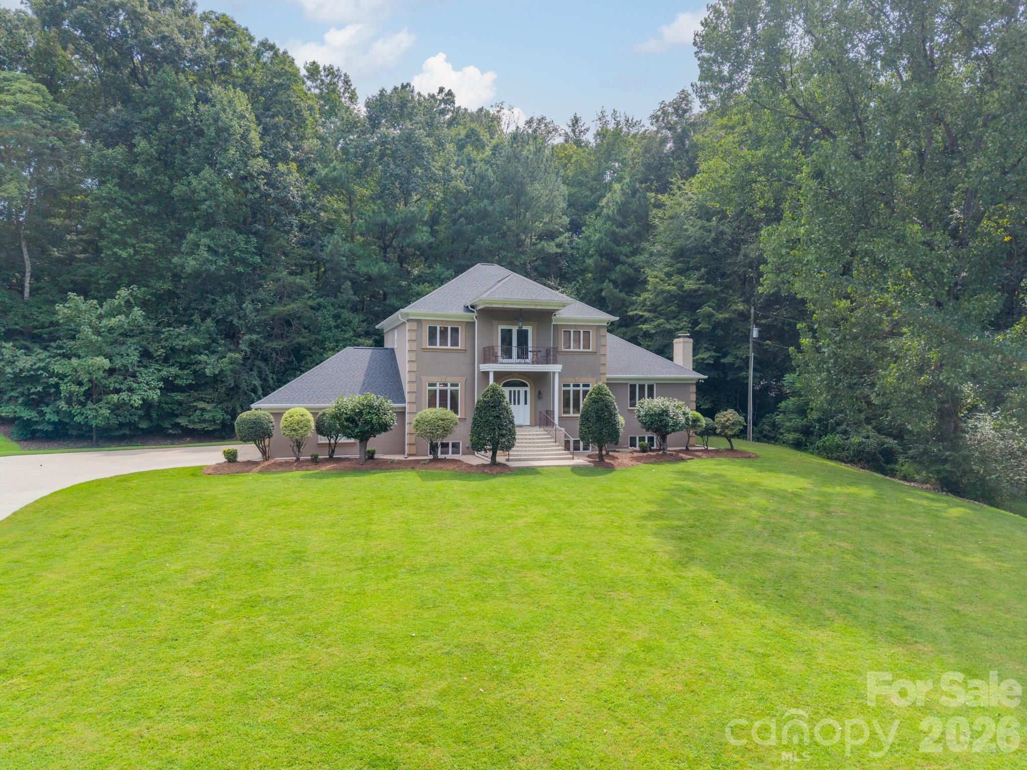 624 Springbrook Avenue Property Photo 4