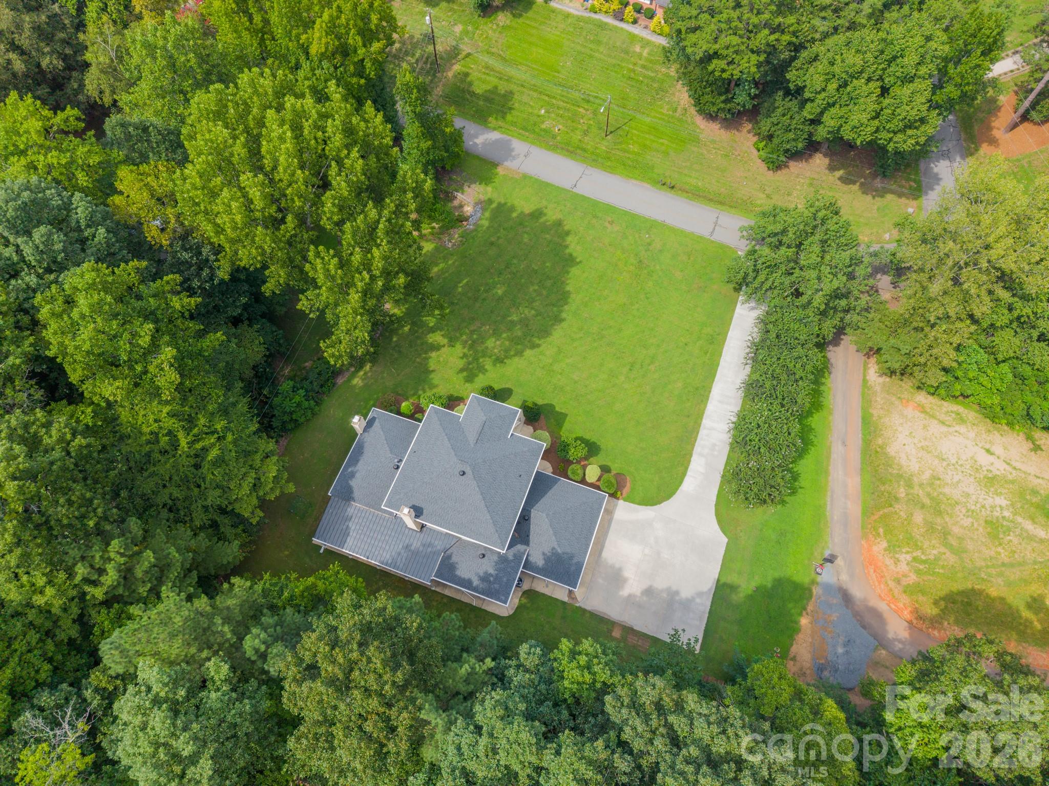 624 Springbrook Avenue Property Photo 8