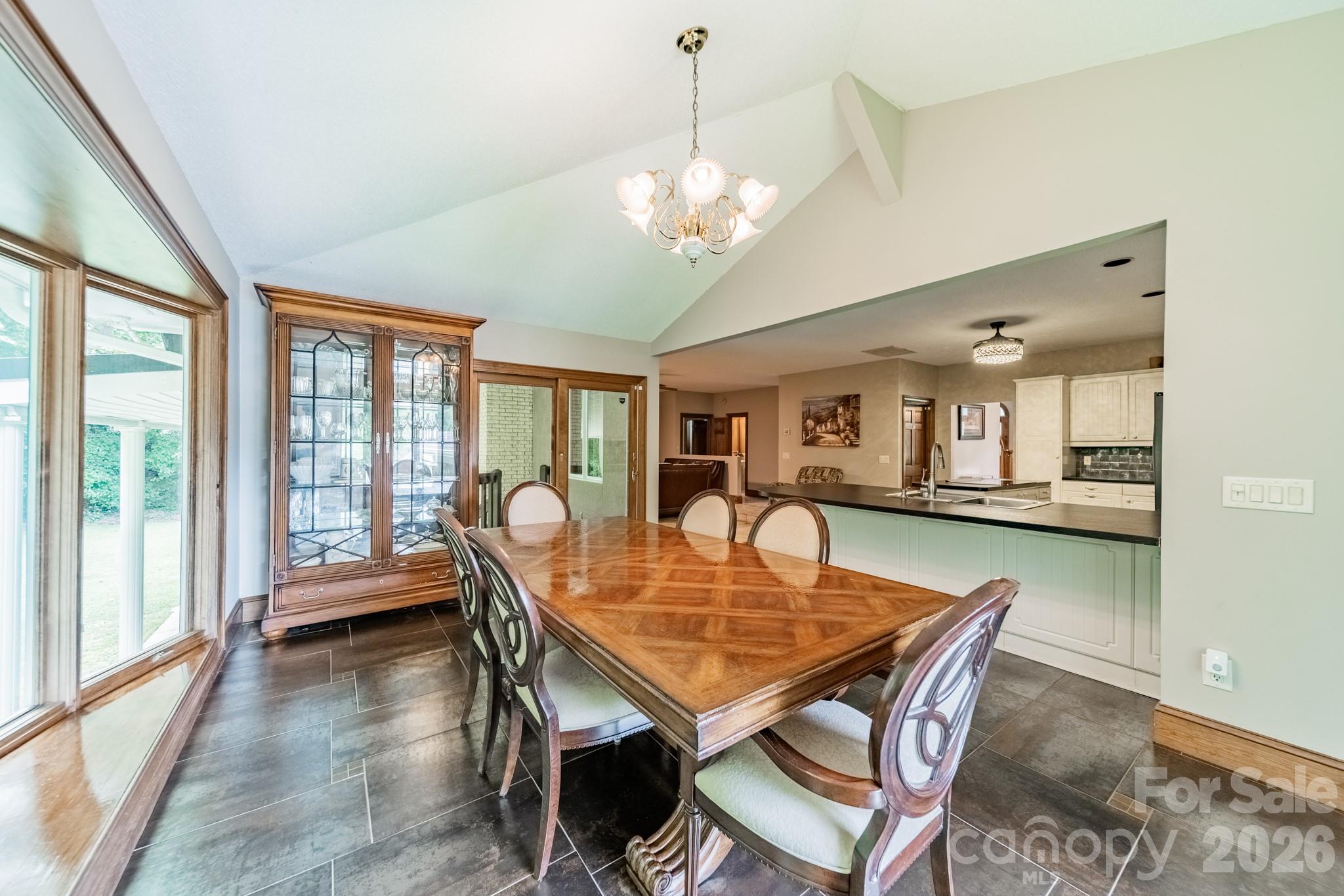 624 Springbrook Avenue Property Photo 23