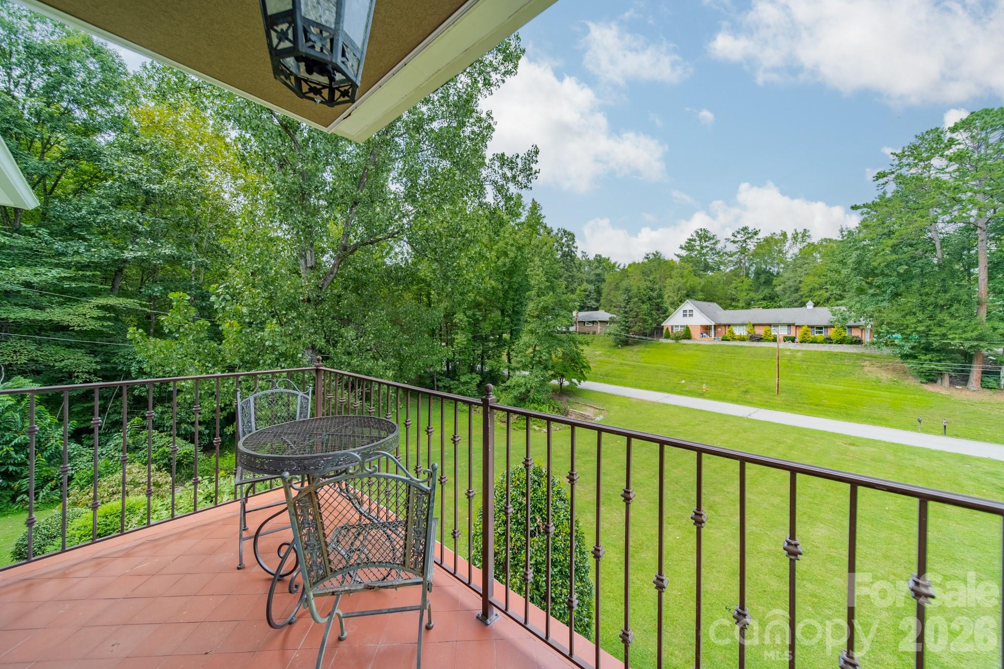 624 Springbrook Avenue Property Photo 34