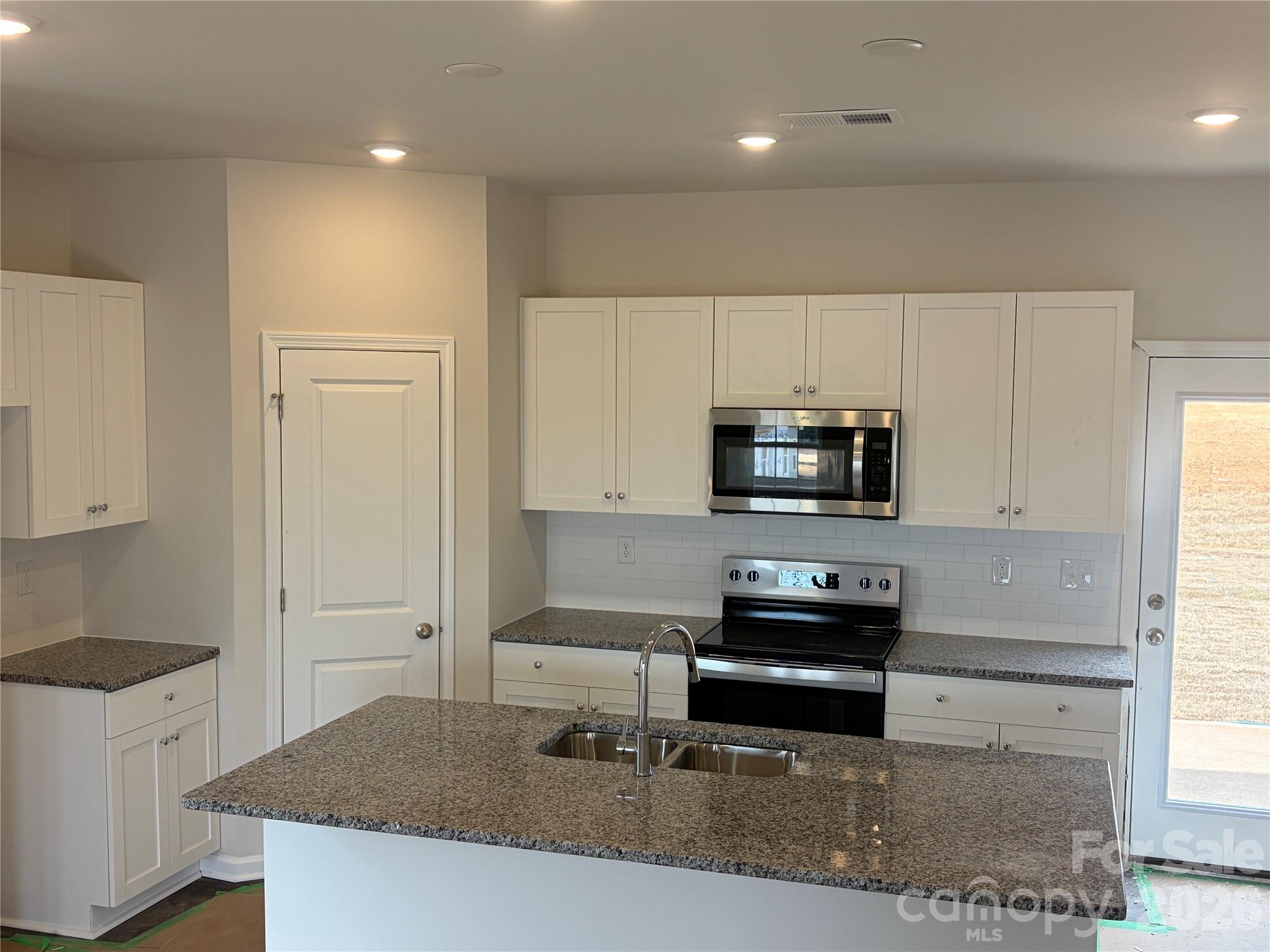 1326 Chiefs Lane Property Photo 3