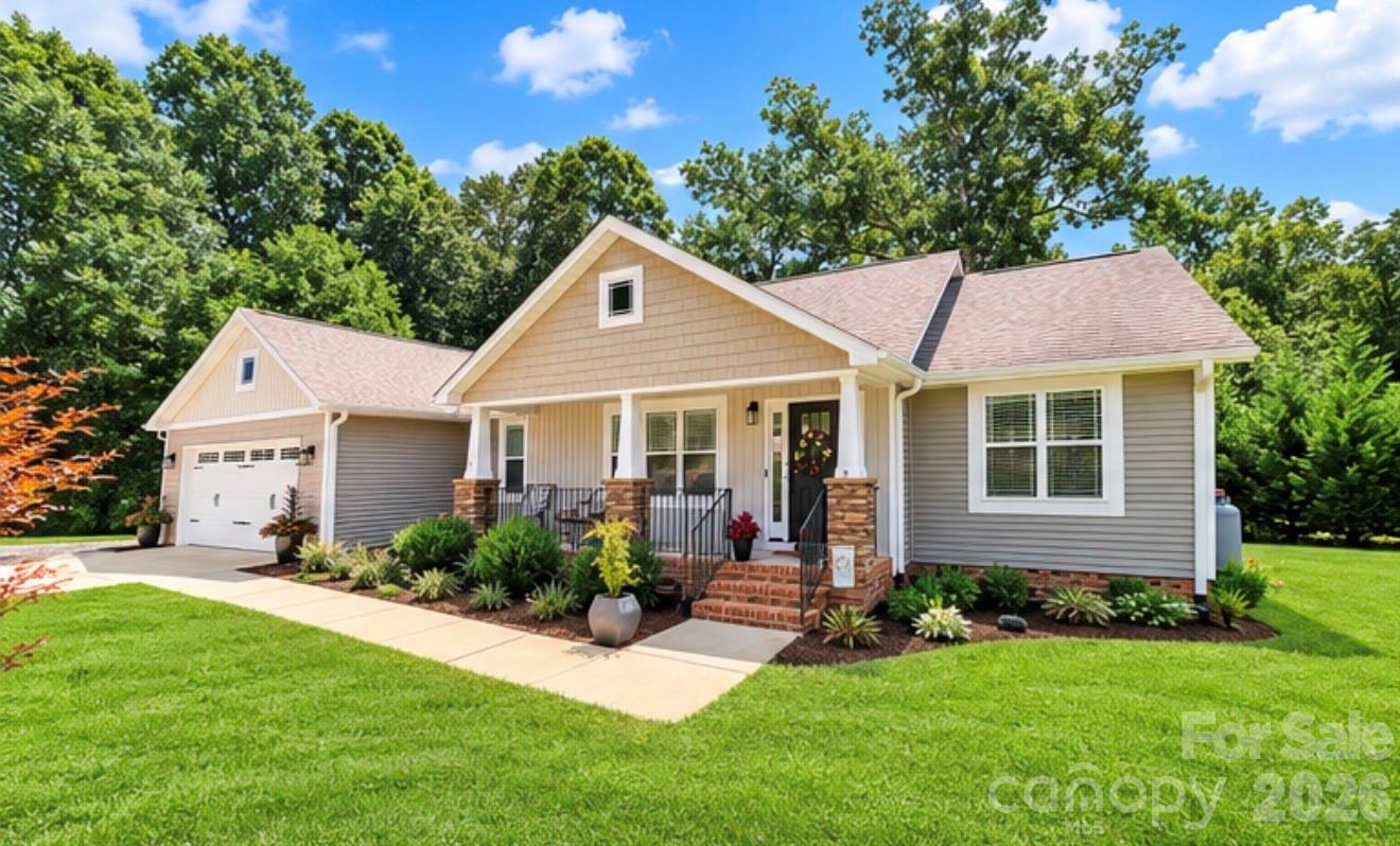 4084 Lydia Suzanne Place Property Photo 3