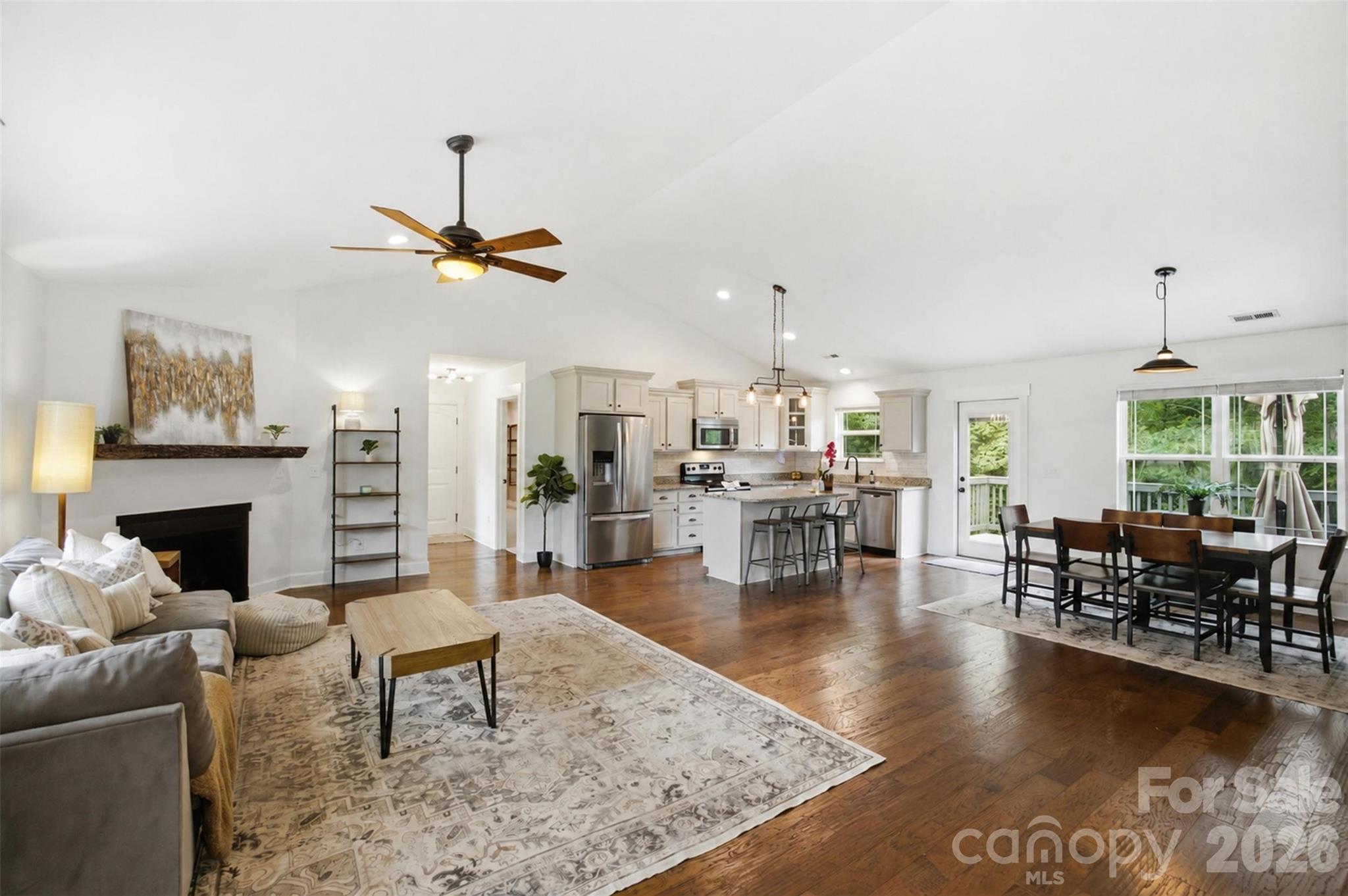 4084 Lydia Suzanne Place Property Photo 5