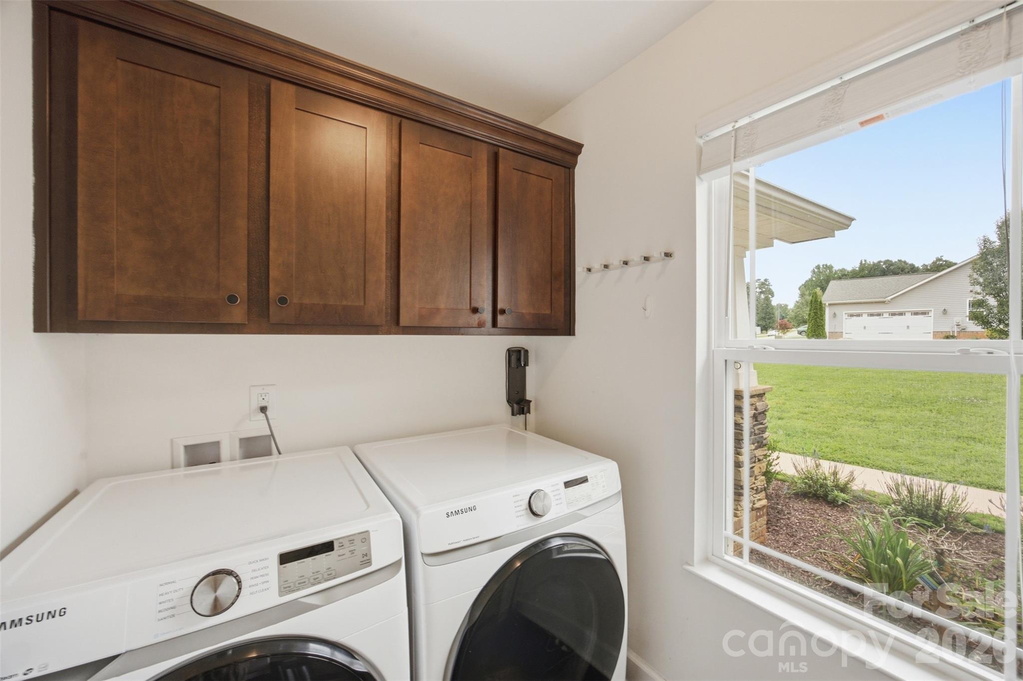 4084 Lydia Suzanne Place Property Photo 27