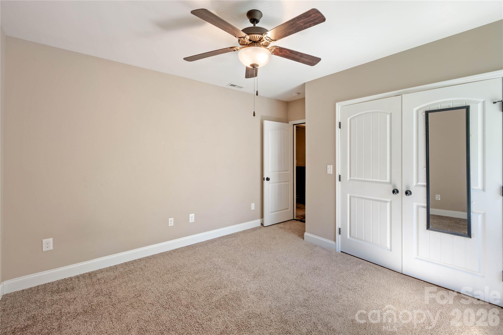 72 Summer Shade Court Property Photo 28