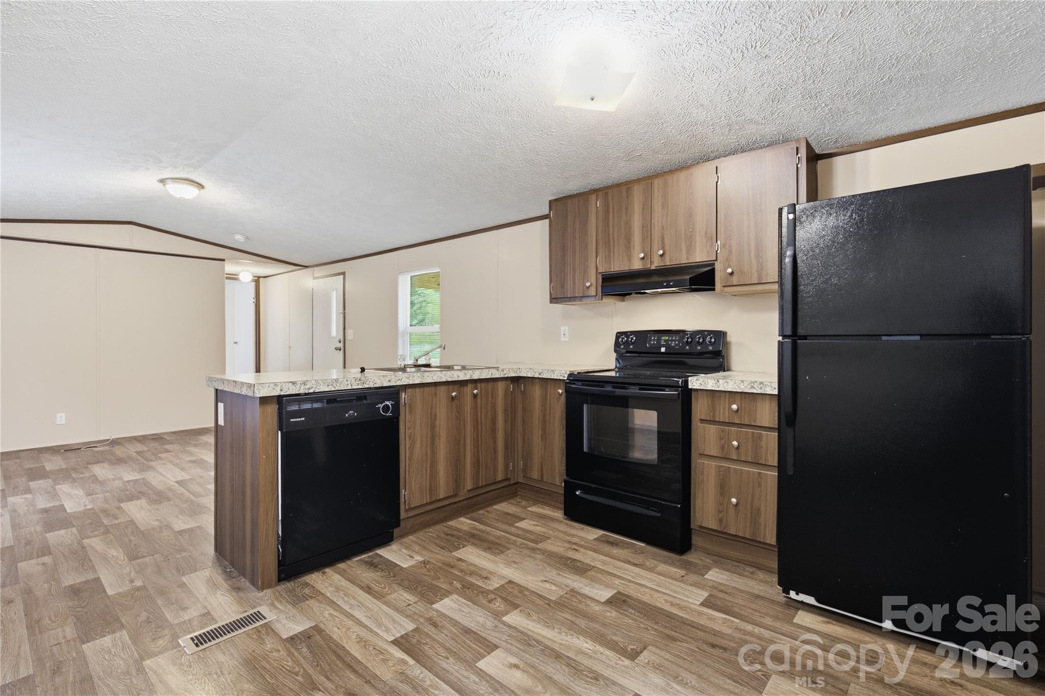 790 Lookout Tower Road Property Photo 6