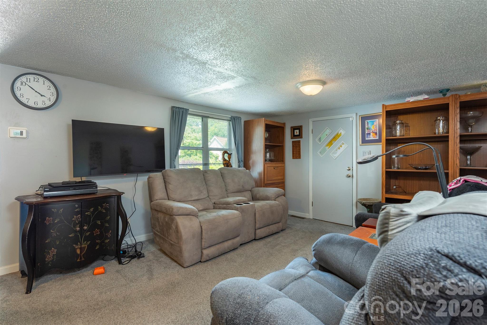 8 First Street Property Photo 3