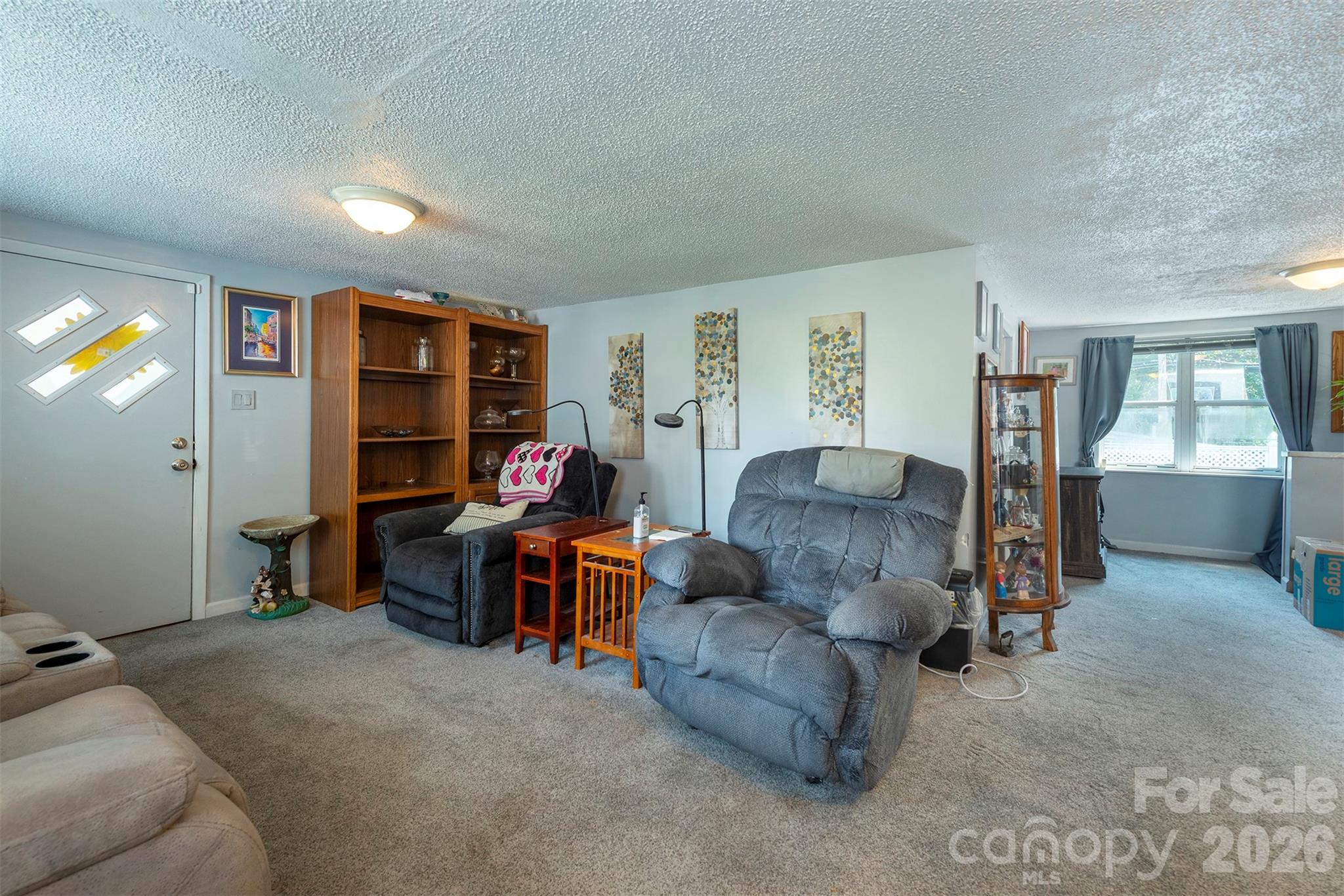 8 First Street Property Photo 4
