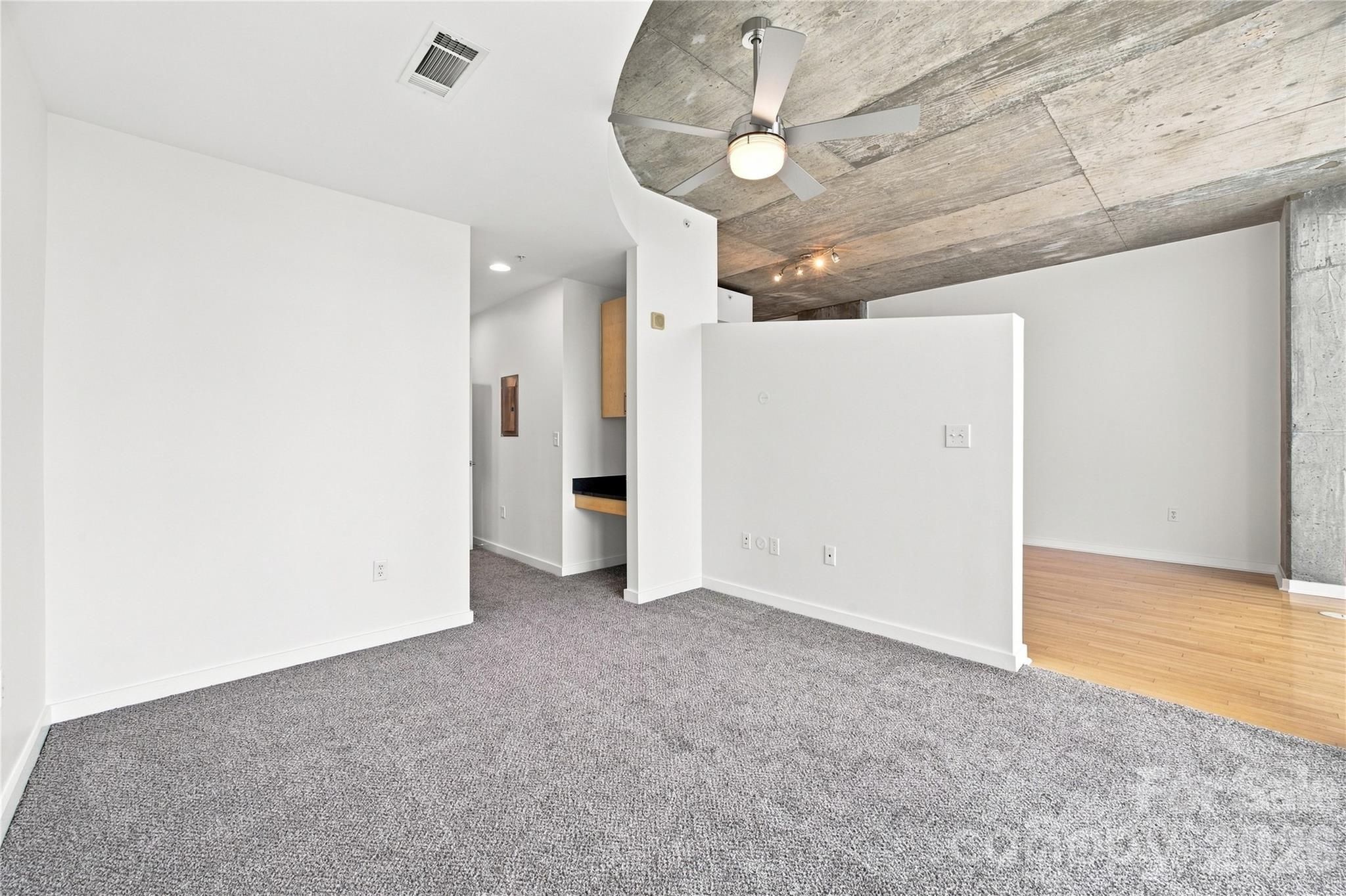 210 N Church Street 1606 Property Photo 15