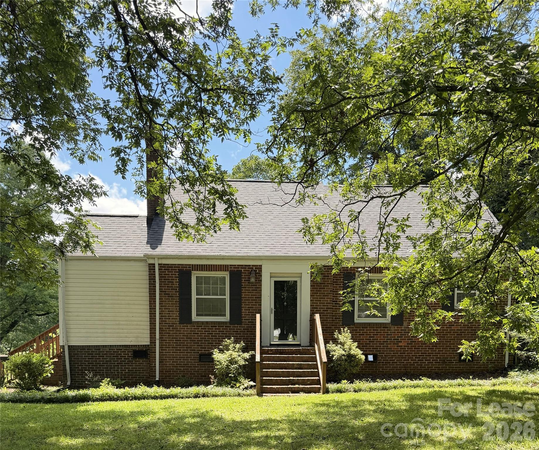 1901 Armstrong Park Drive Property Photo 1