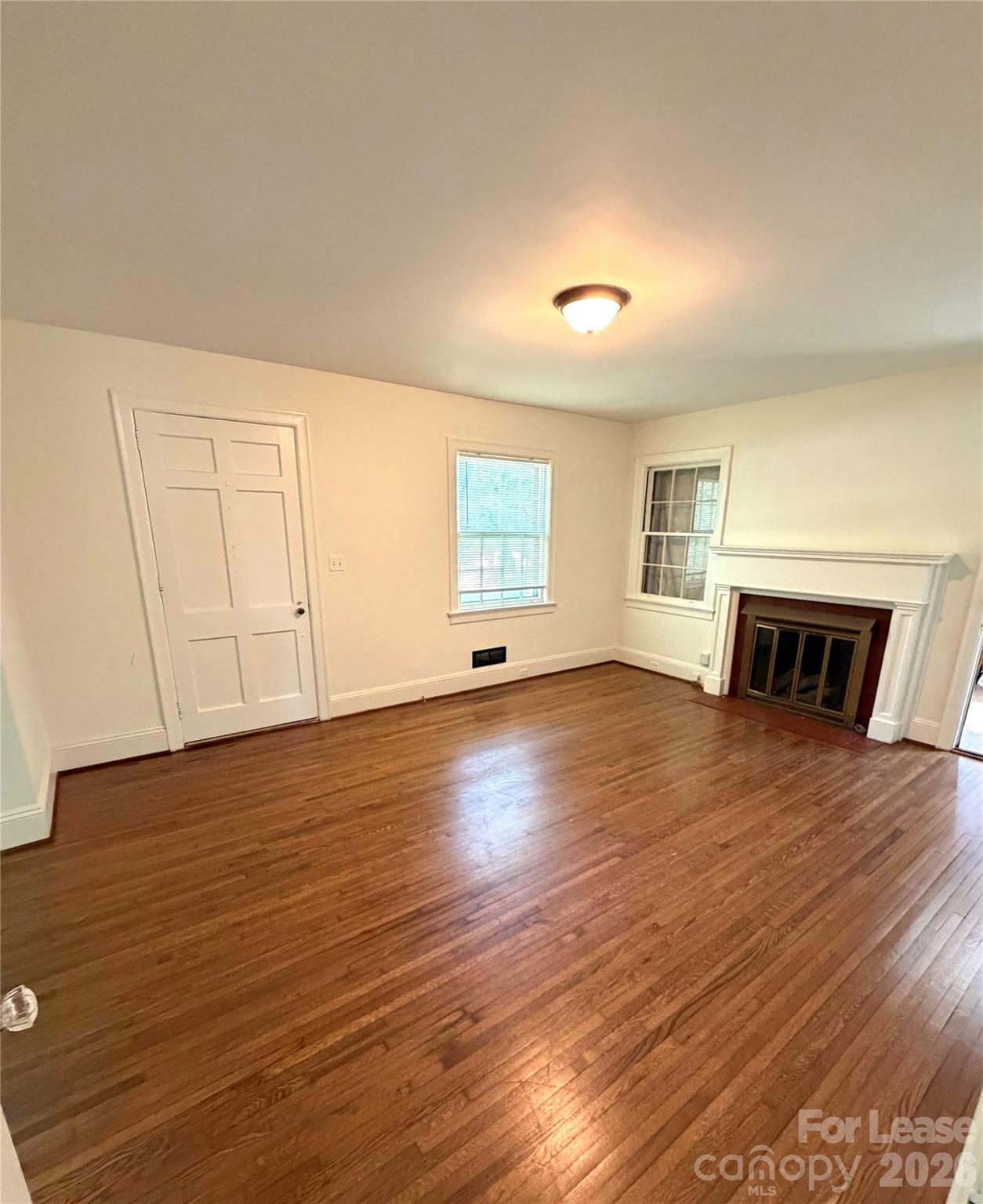 1901 Armstrong Park Drive Property Photo 2