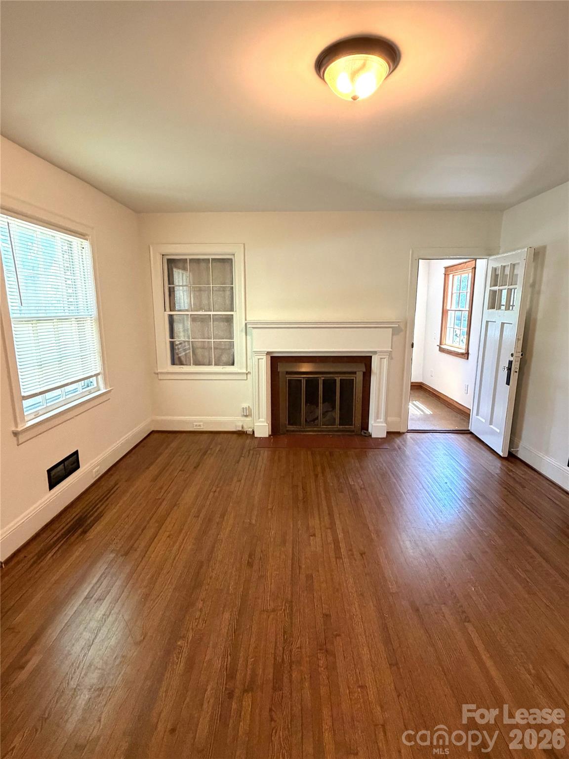 1901 Armstrong Park Drive Property Photo 3