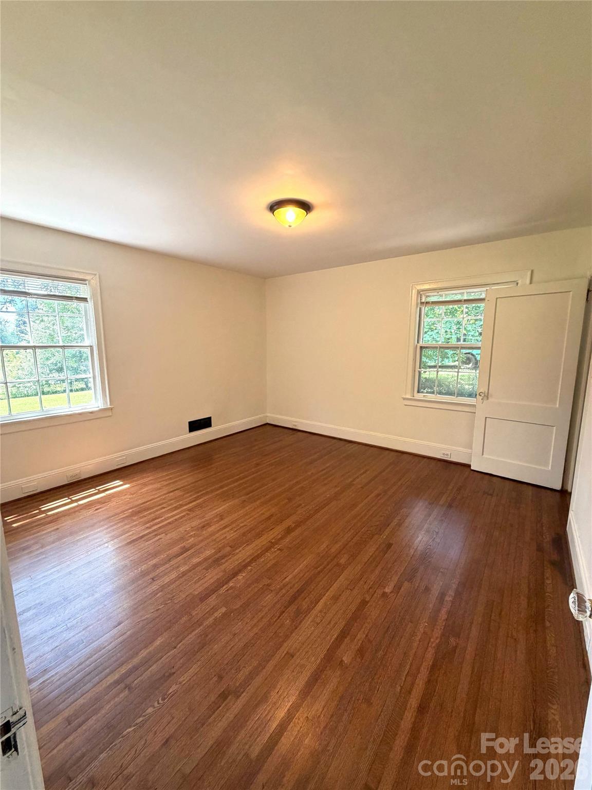 1901 Armstrong Park Drive Property Photo 7