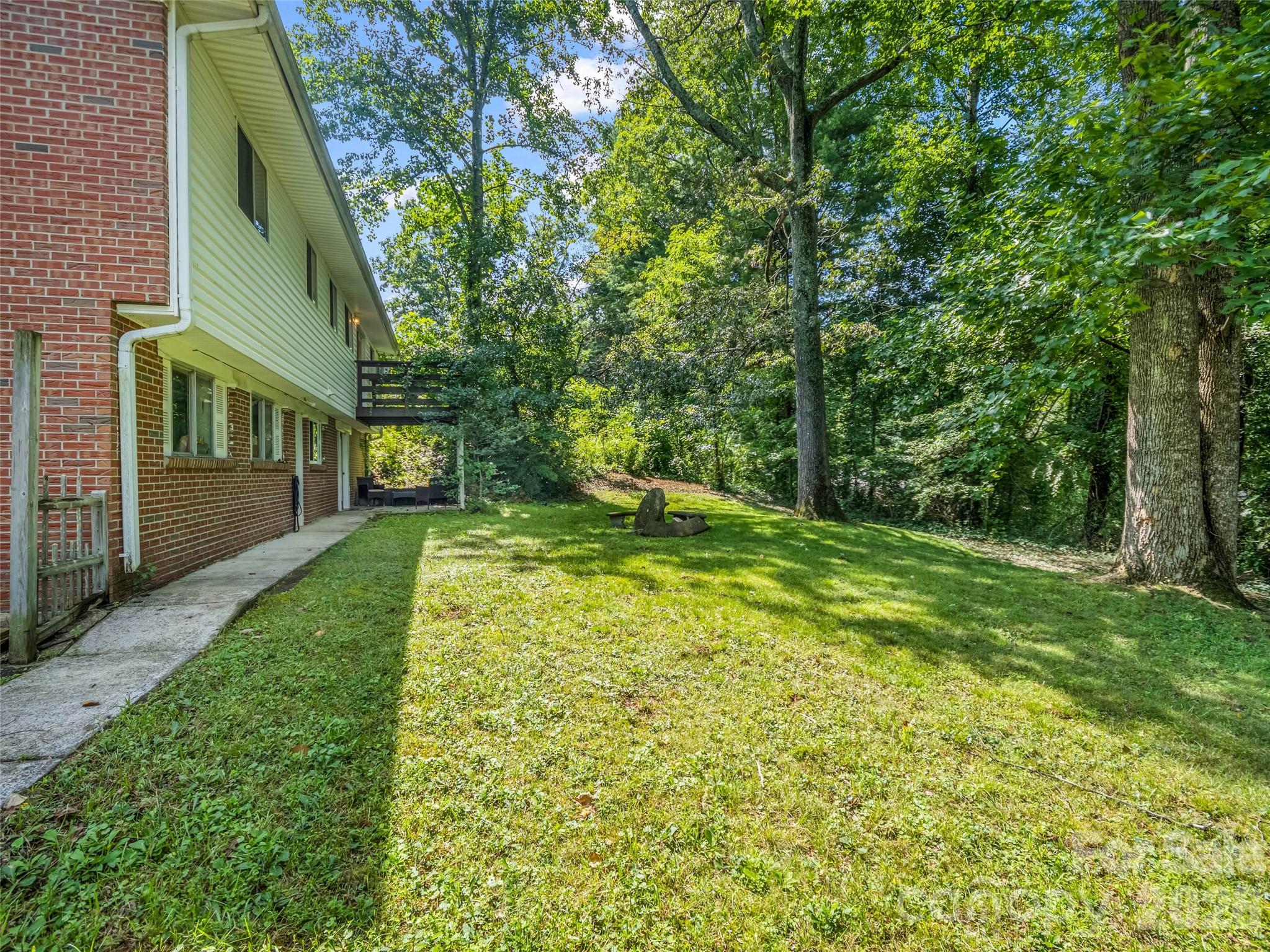 1317 Hyman Avenue Property Photo 4