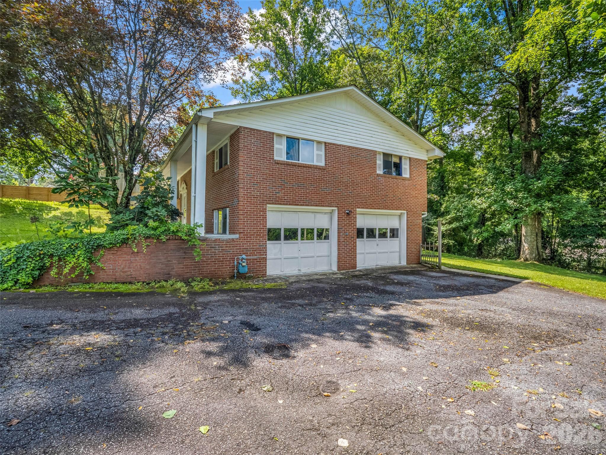 1317 Hyman Avenue Property Photo 5