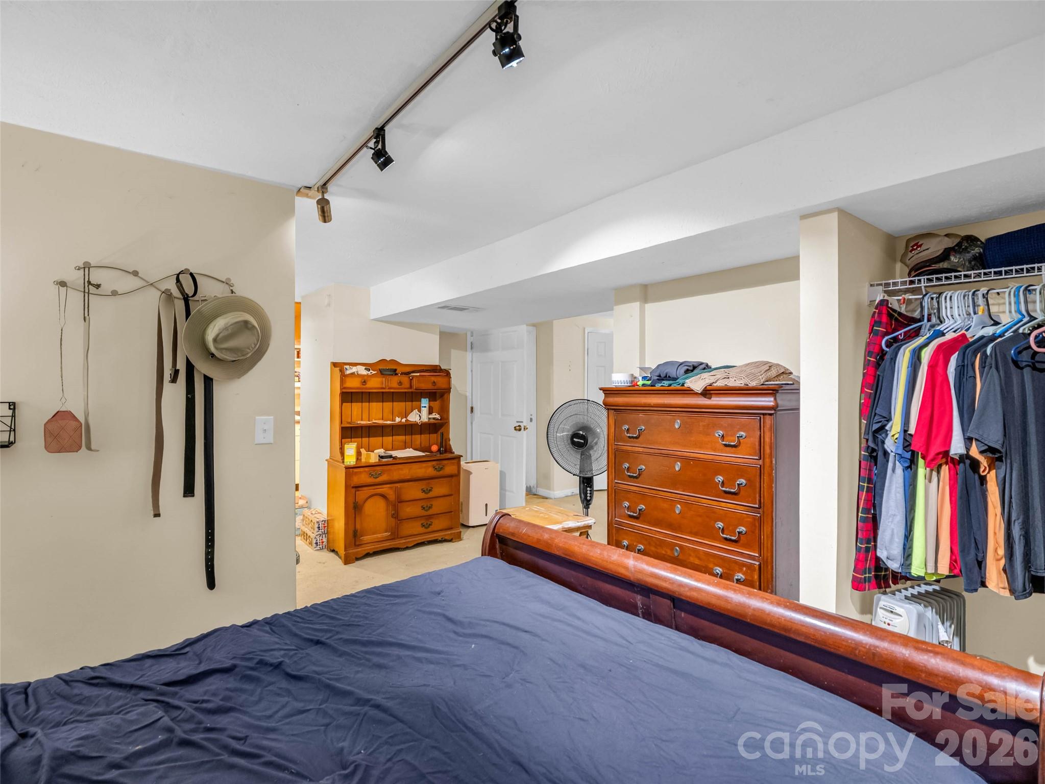 1317 Hyman Avenue Property Photo 32