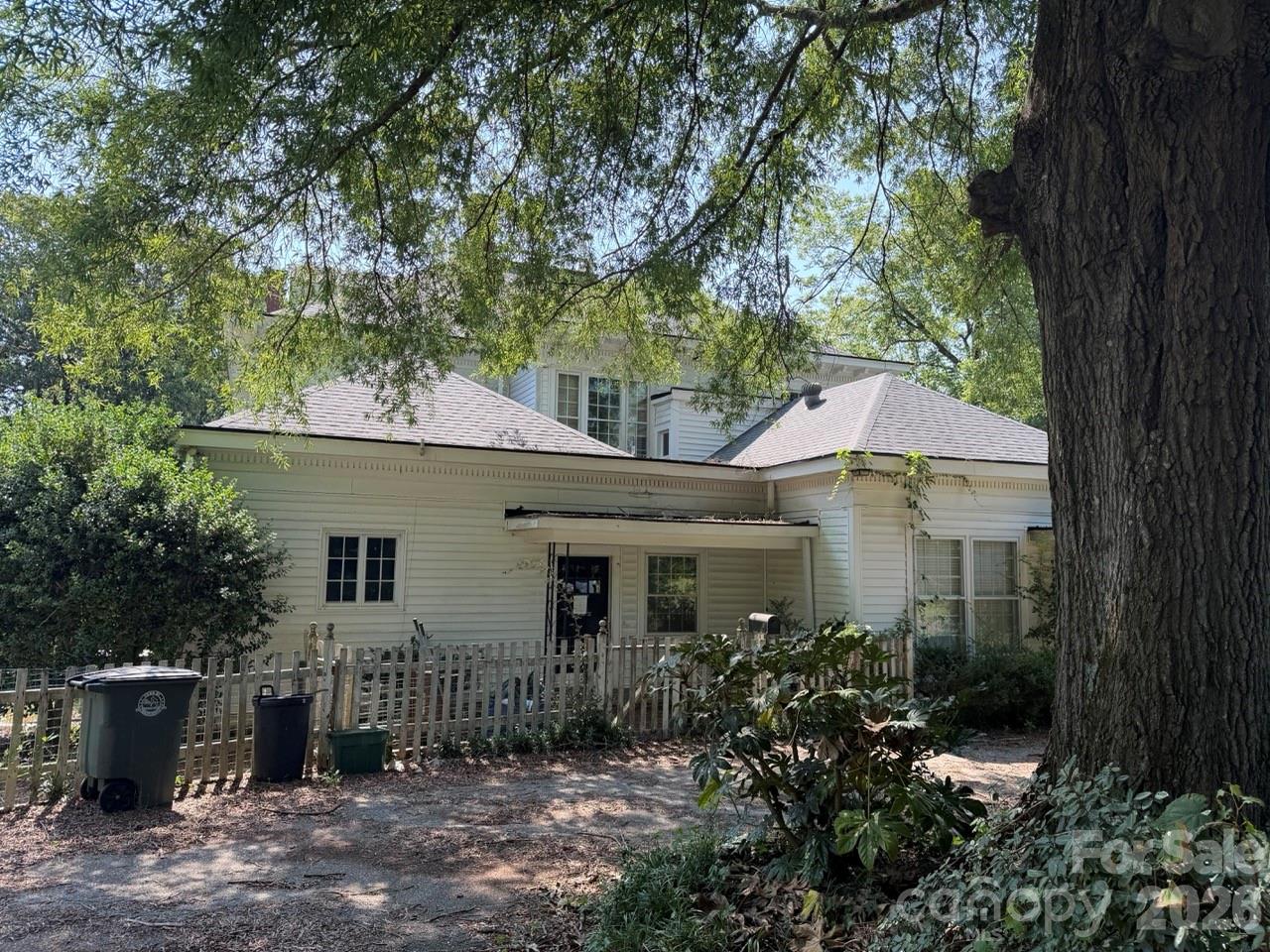 206 Rose Terrace Property Photo 2