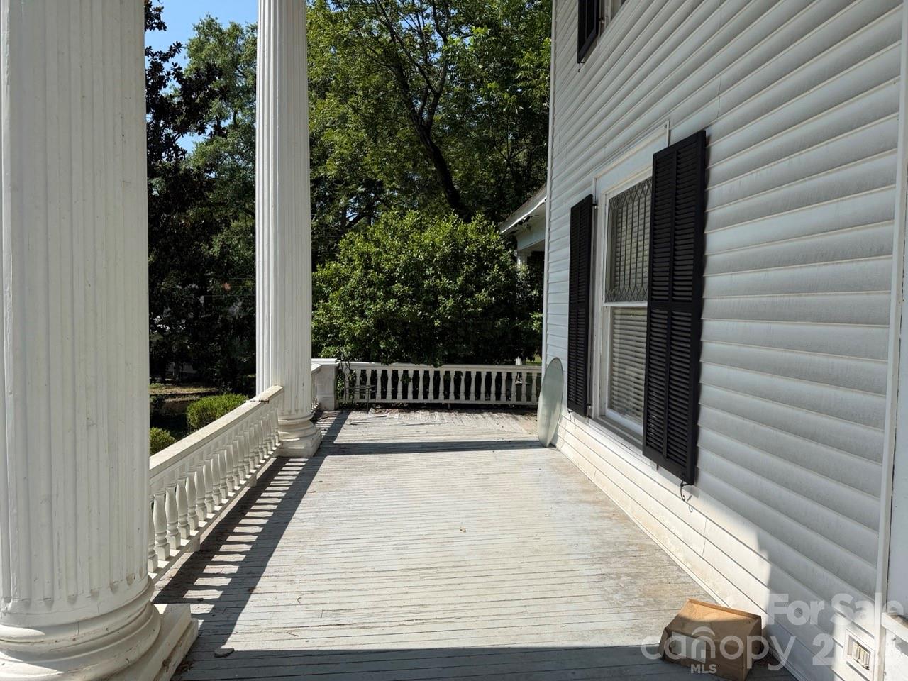 206 Rose Terrace Property Photo 8