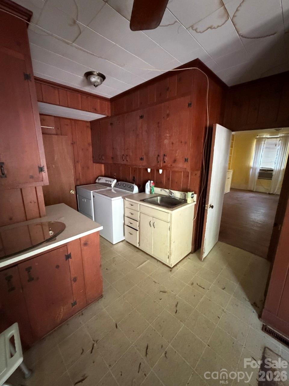 206 Rose Terrace Property Photo 9