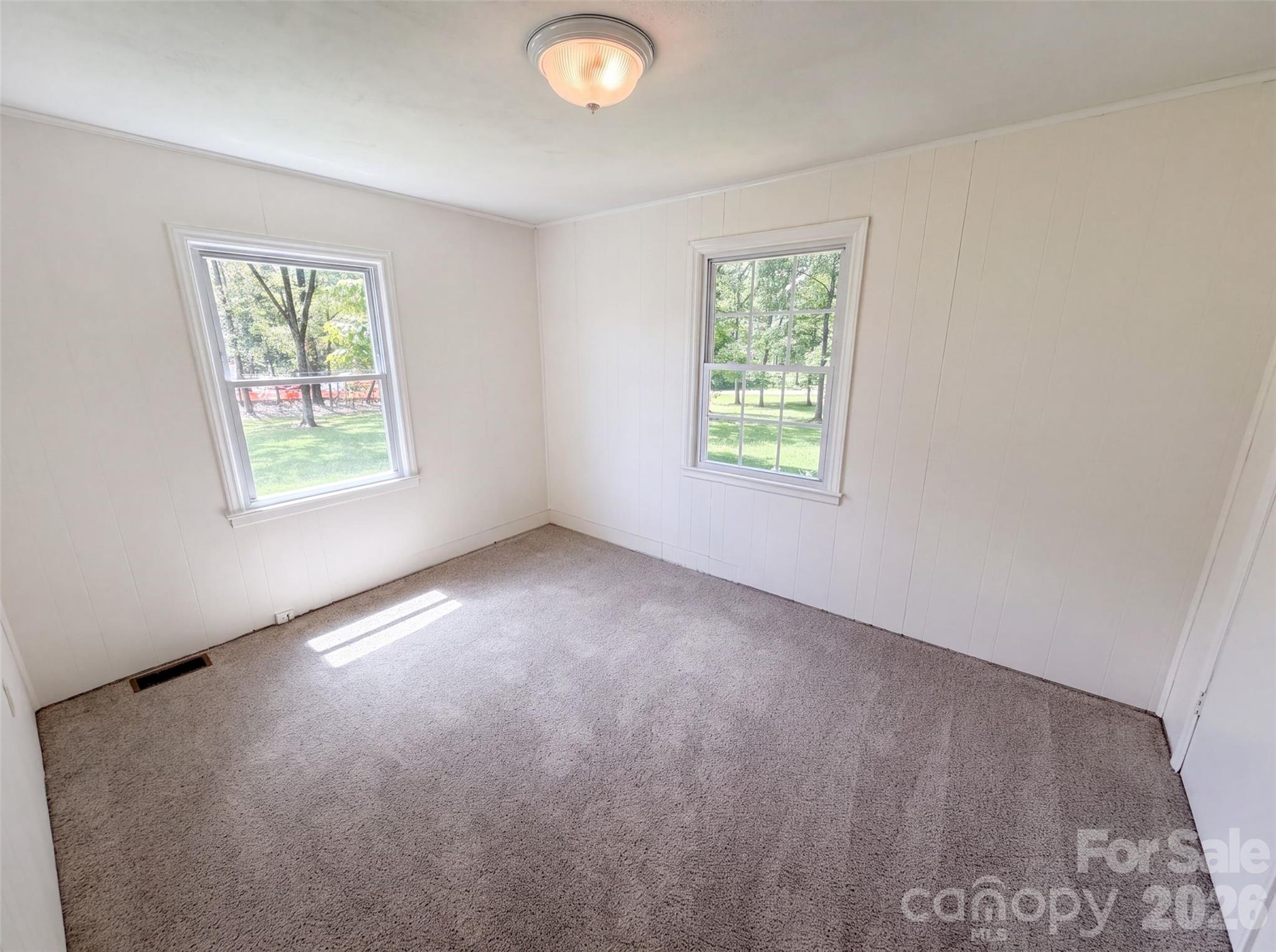 5100 Robinwood Drive Property Photo 9