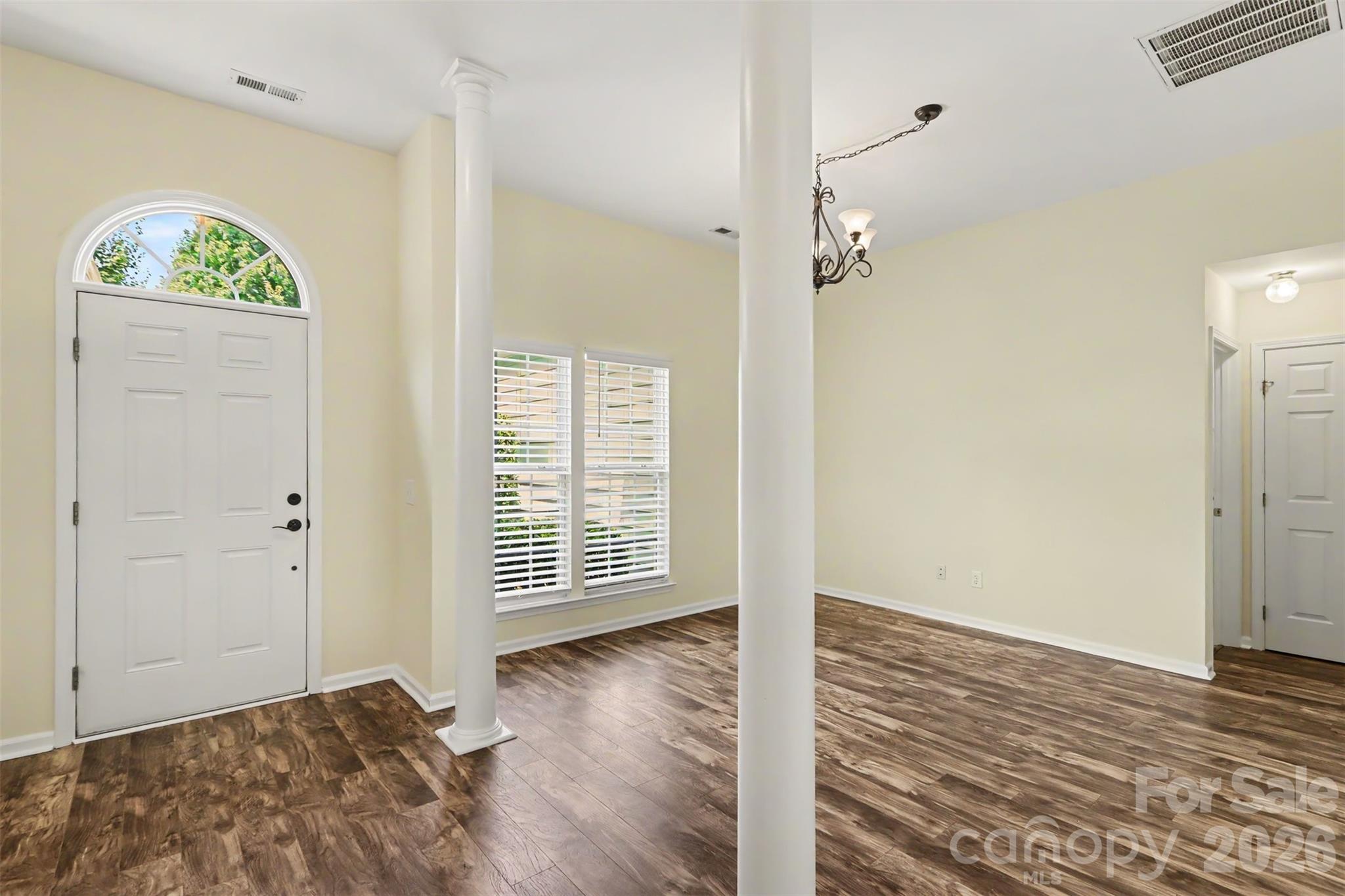 1132 Gower Street Property Photo 4