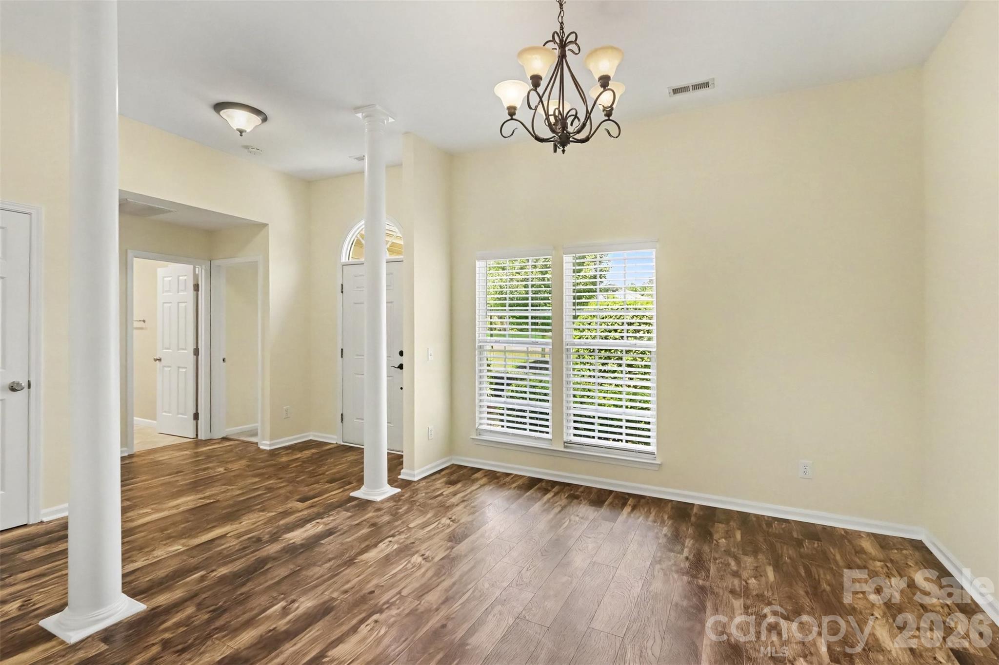 1132 Gower Street Property Photo 6