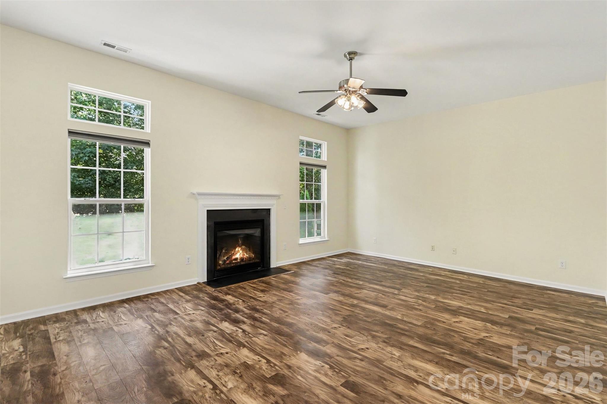1132 Gower Street Property Photo 8