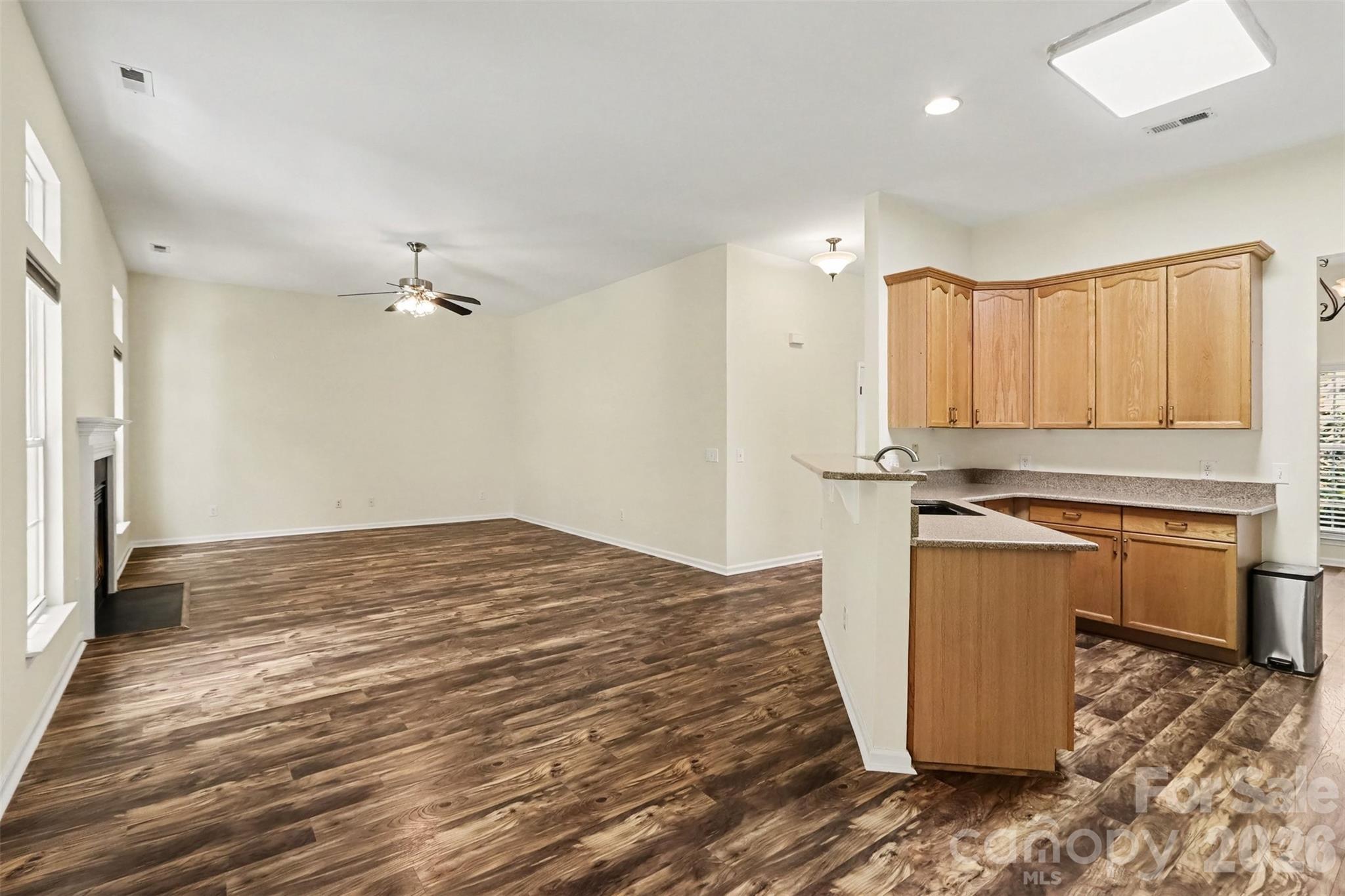 1132 Gower Street Property Photo 11