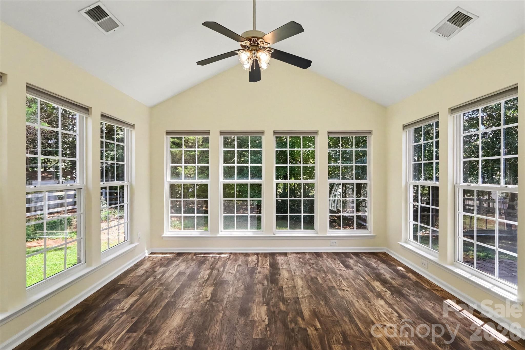 1132 Gower Street Property Photo 16
