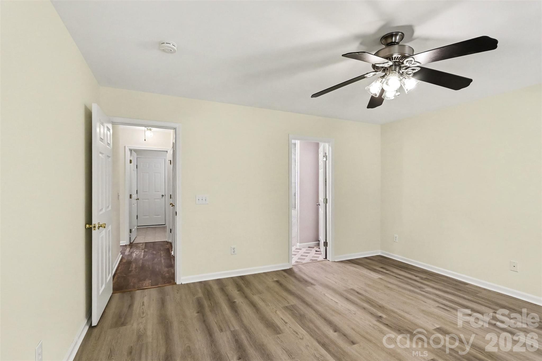 1132 Gower Street Property Photo 20