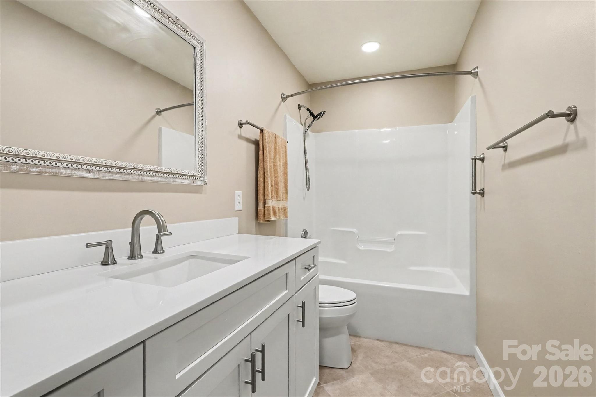 1132 Gower Street Property Photo 28
