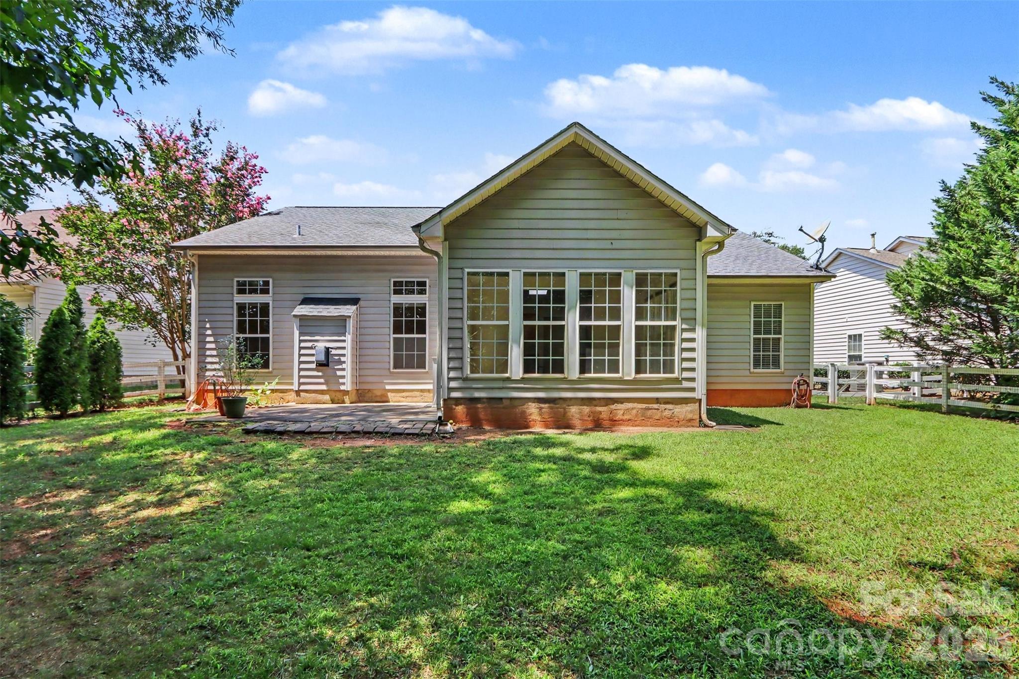 1132 Gower Street Property Photo 31