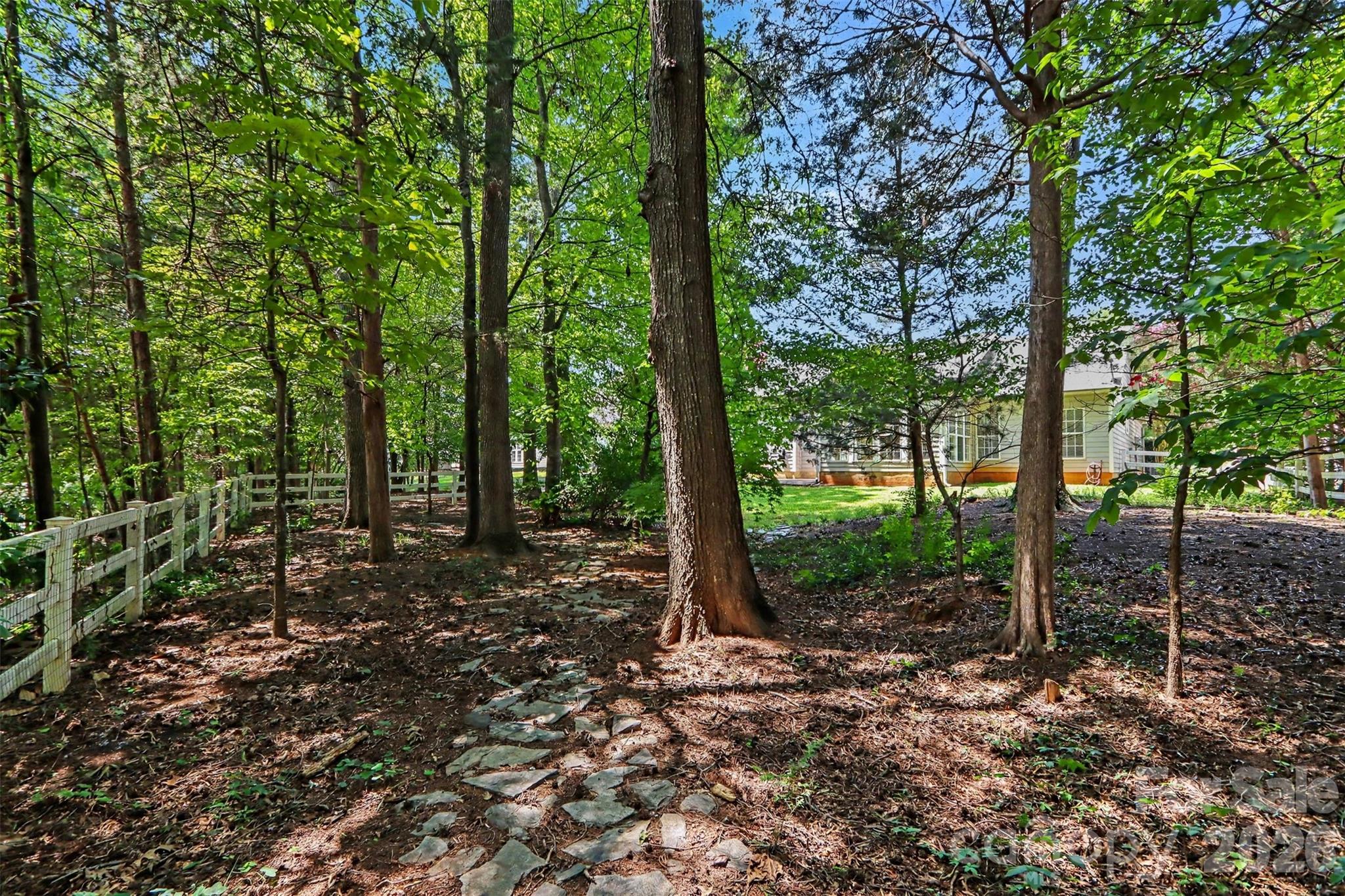 1132 Gower Street Property Photo 32