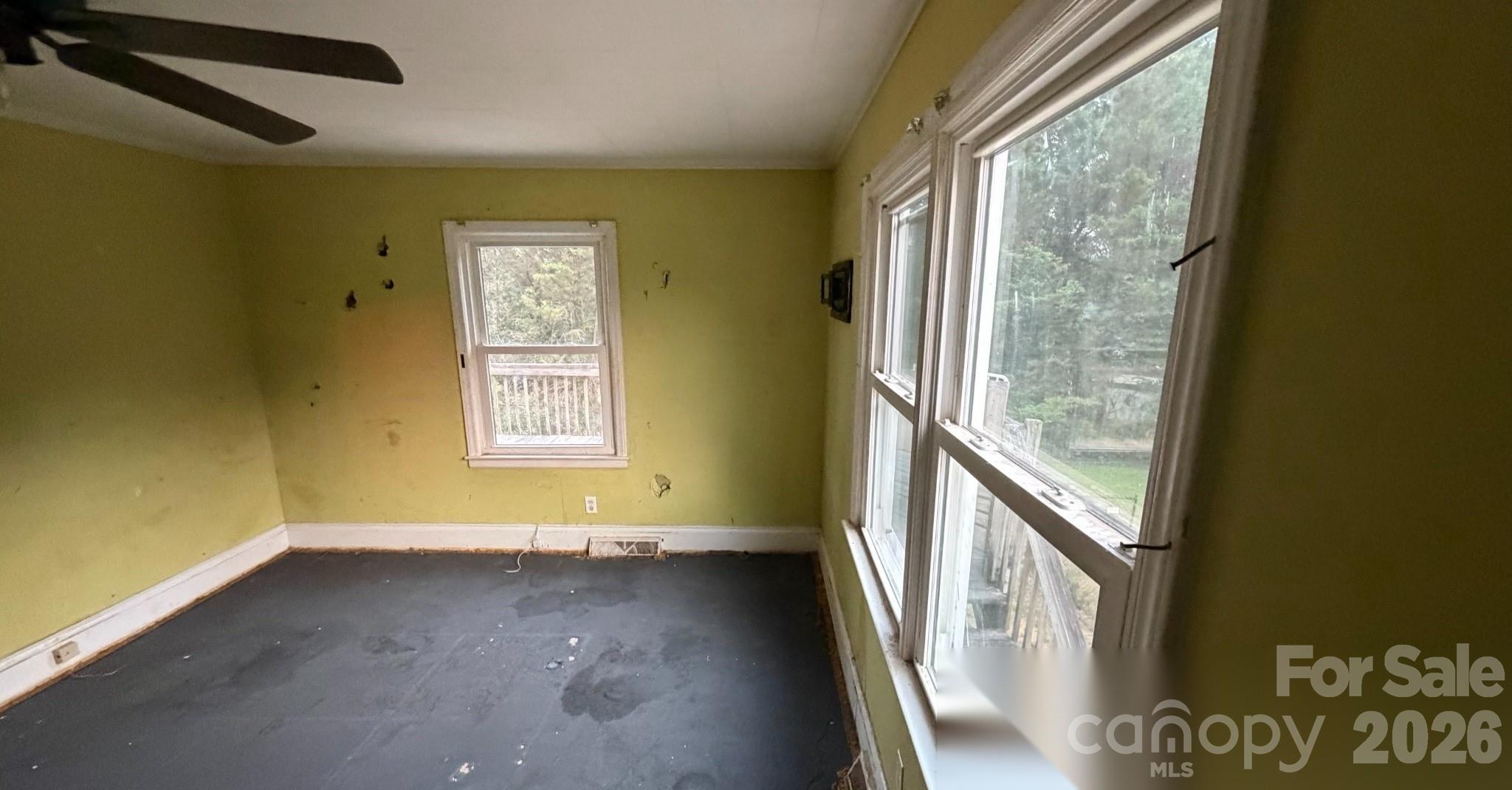 803 S Grove Street Property Photo 6
