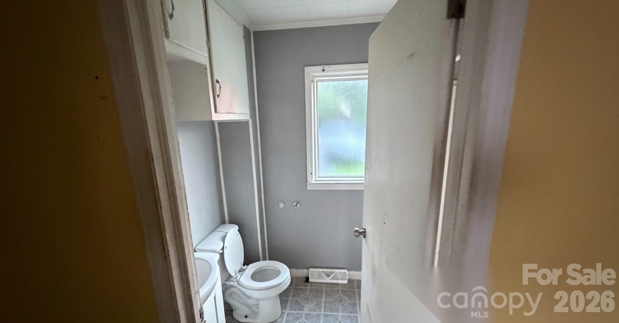 803 S Grove Street Property Photo 15