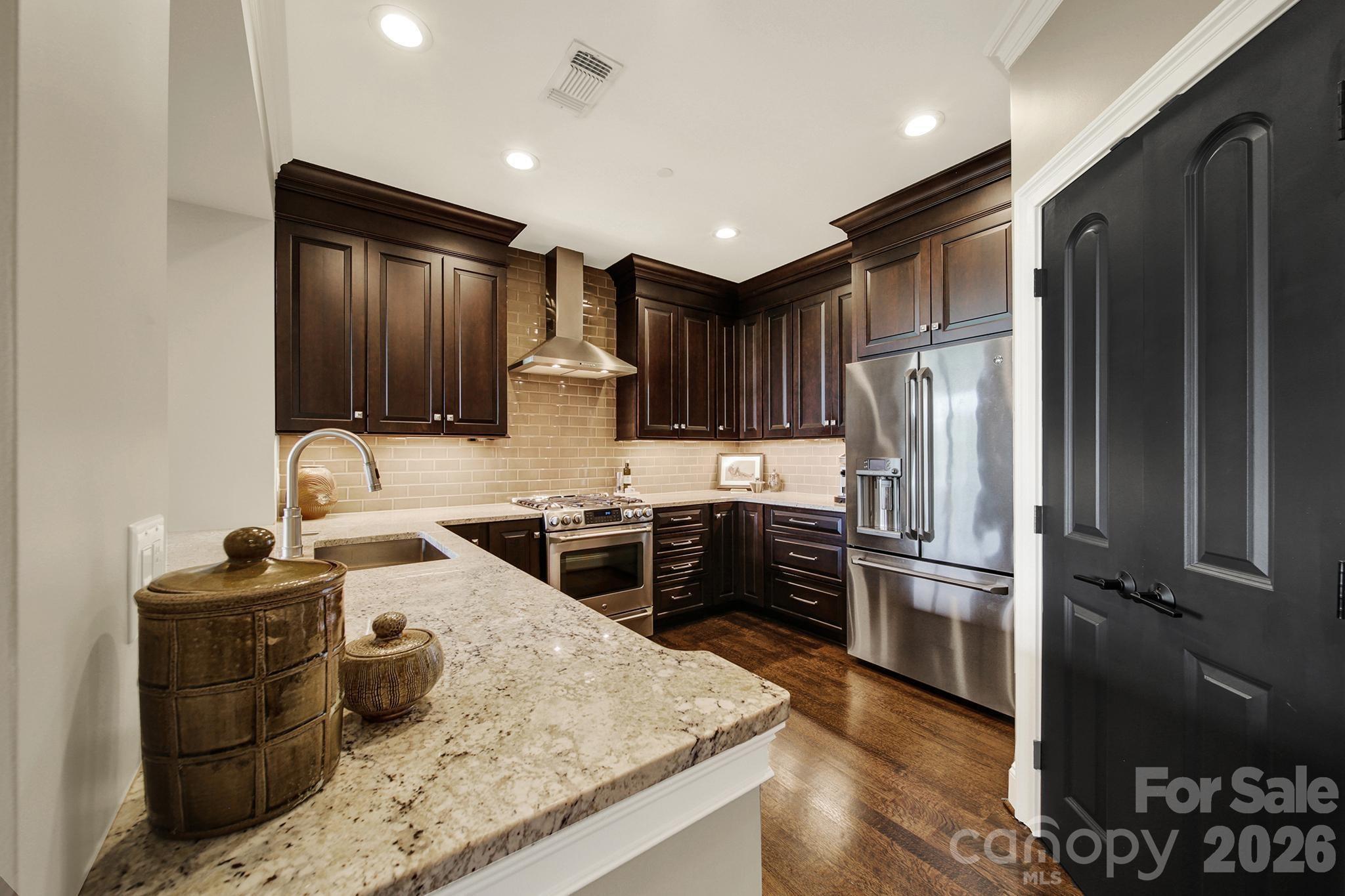 400 N Church Street 516 Property Photo 24