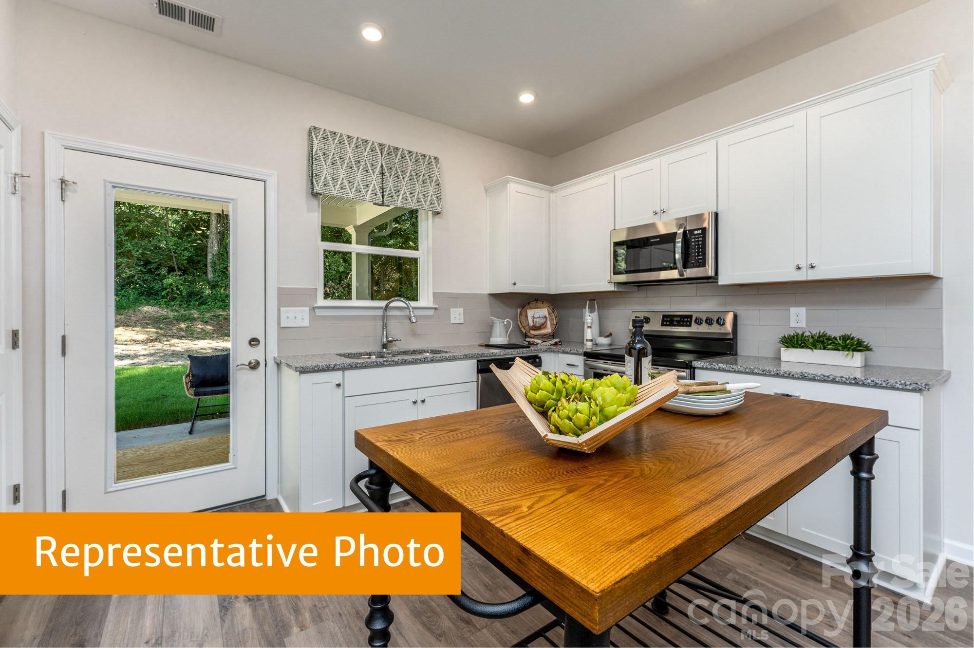 600 Rowe Crossing Drive Property Photo 6