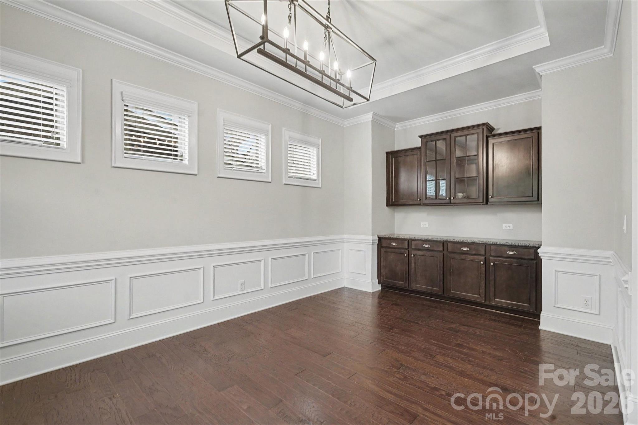 1526 Afton Way Property Photo 6